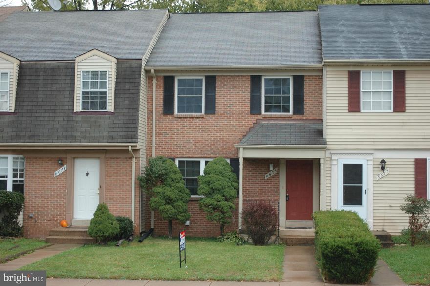 Come visit this 3 Bedroom 2.5 Bath Town home conveniently located in Point of Woods. Neutral Carpets have been professionally cleaned and interior freshly painted, shined up and ready for new tenant. Home features Large Deck off Dining Room backing to trees for privacy, Fully finished Basement with Full Bath,Rec Room and Den. Walk out to Privacy Fenced Back Yard. Storage Shed.Super Clean Home!!