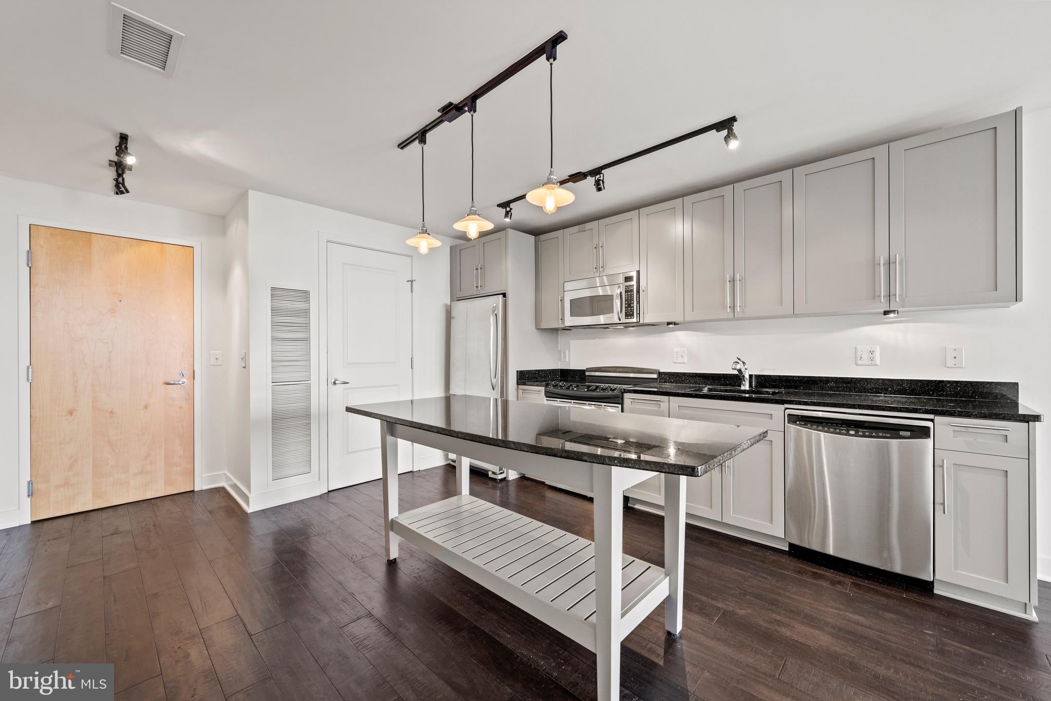 2125 14TH STREET NW 702