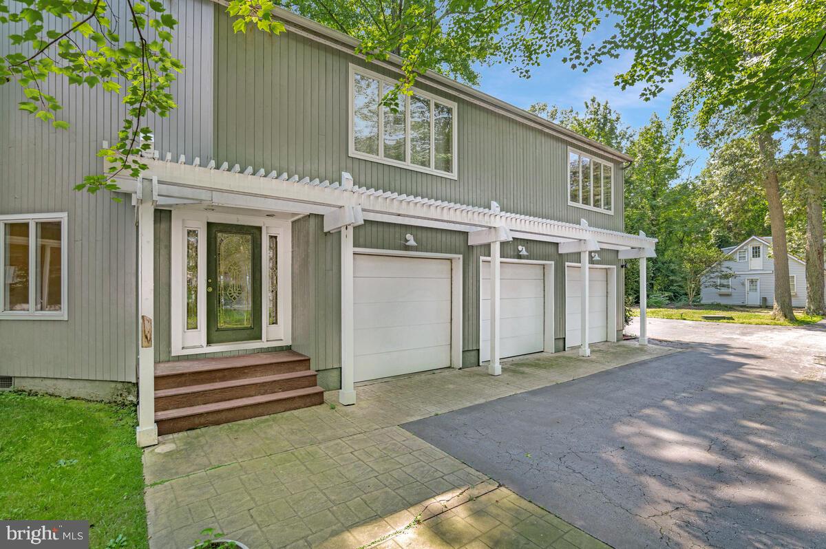 ARUNDEL BEACH - Residential