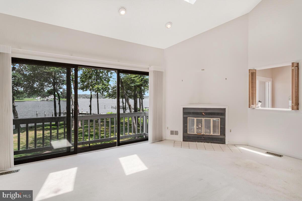 ARUNDEL BEACH - Residential