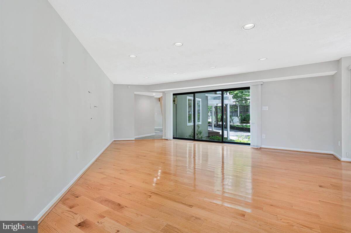 ARUNDEL BEACH - Residential