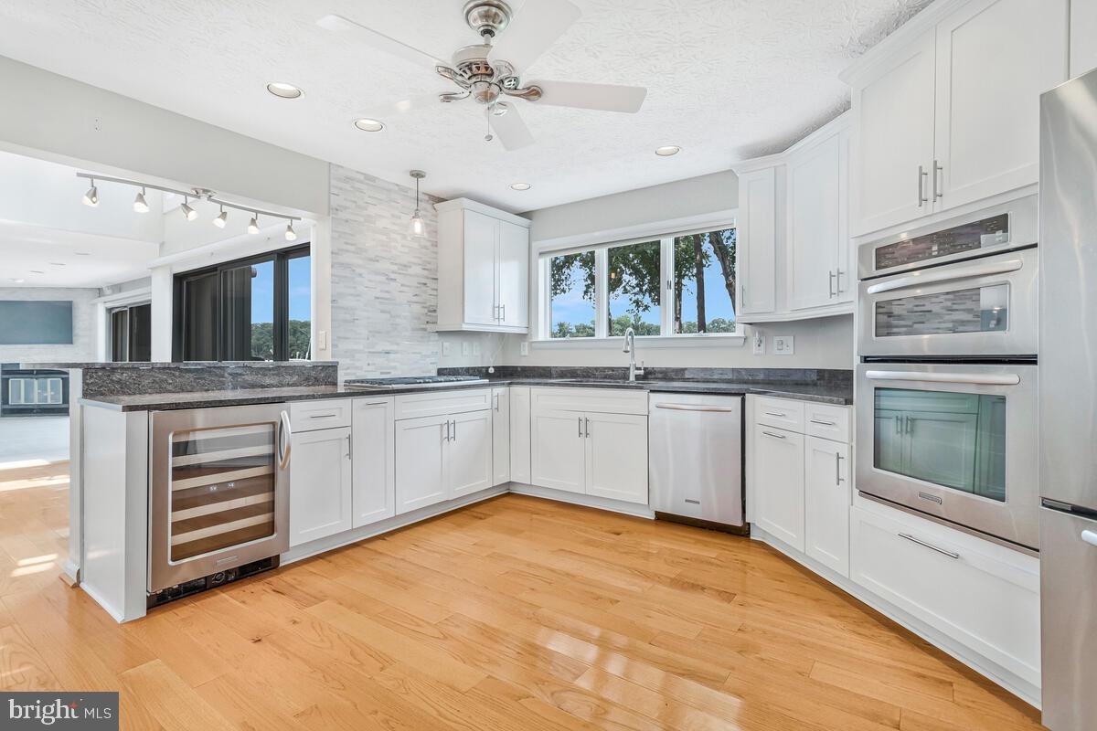 ARUNDEL BEACH - Residential