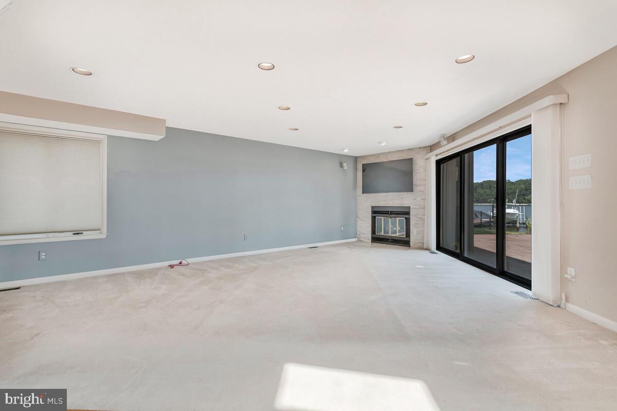 ARUNDEL BEACH - Residential