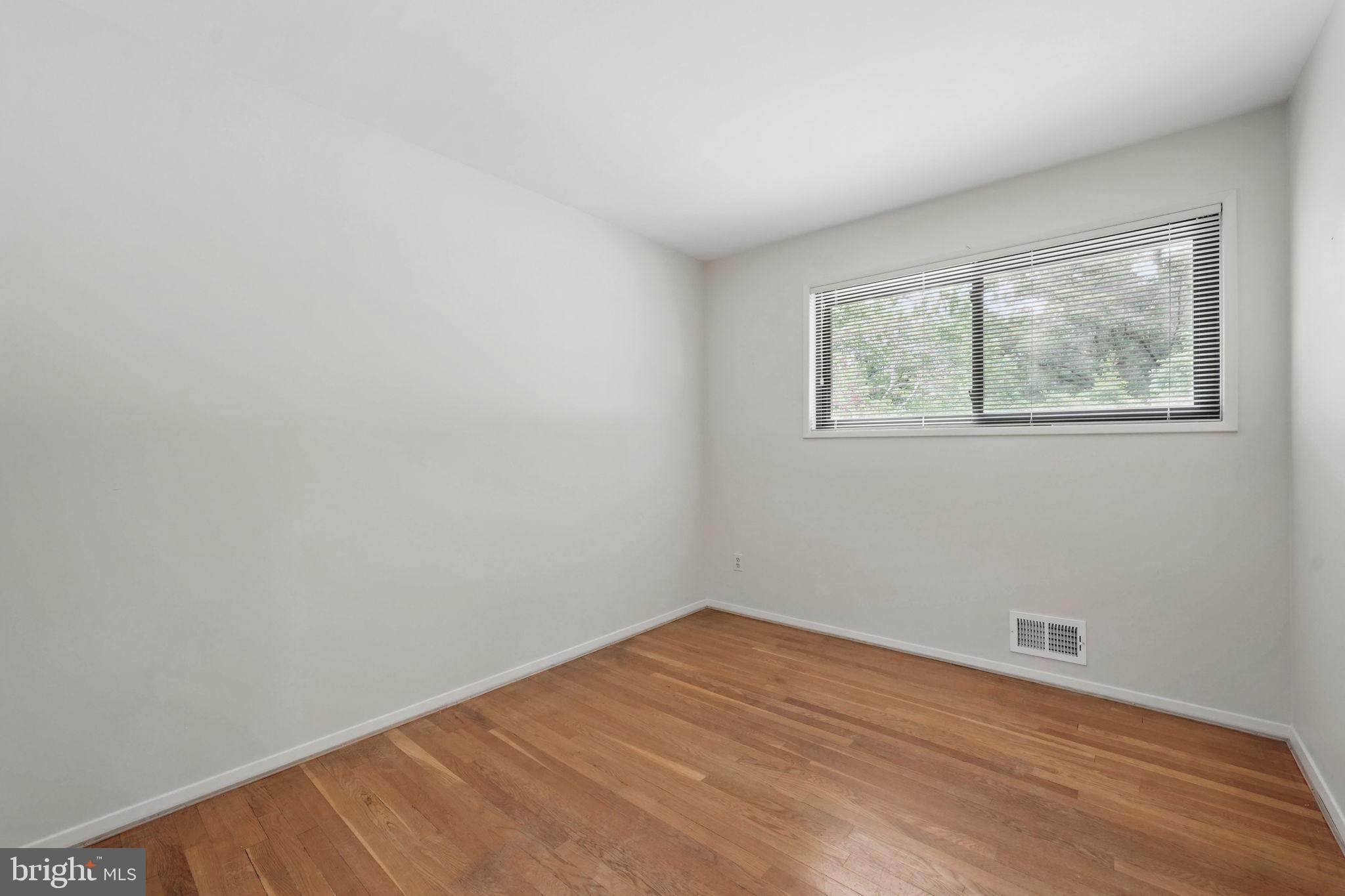 FAIRFAX TOWNE ESTATES - Residential