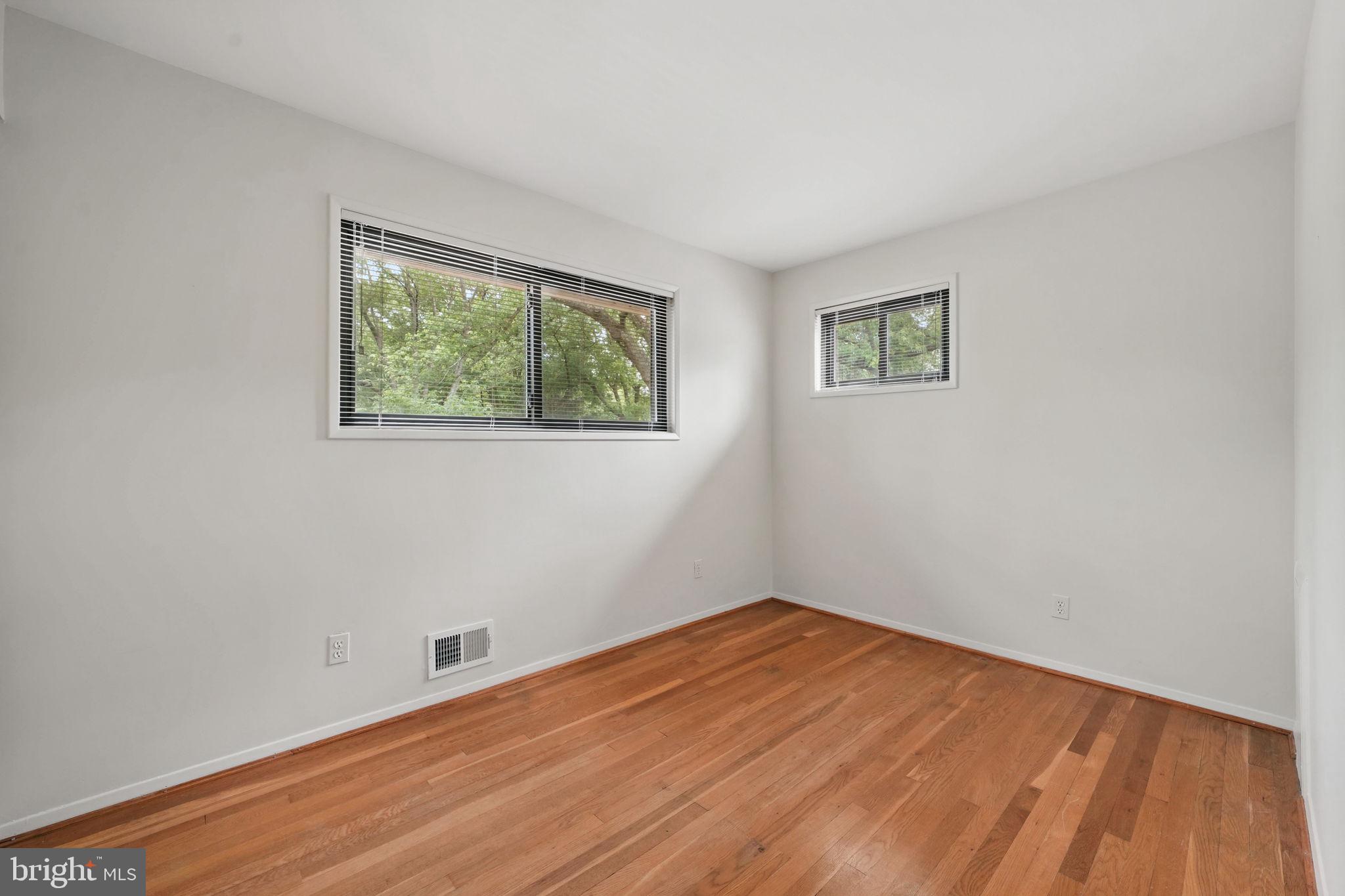 FAIRFAX TOWNE ESTATES - Residential