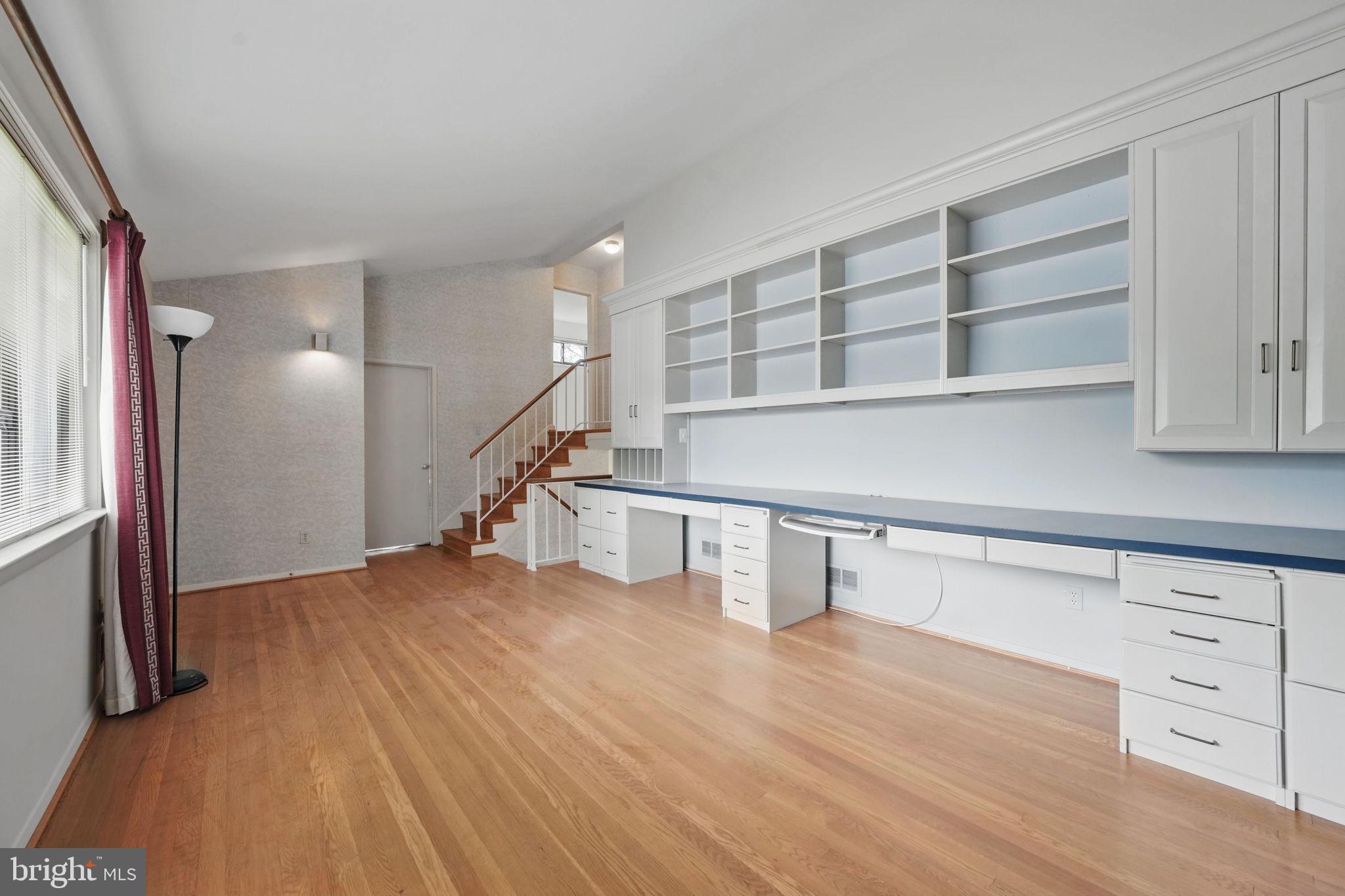 FAIRFAX TOWNE ESTATES - Residential