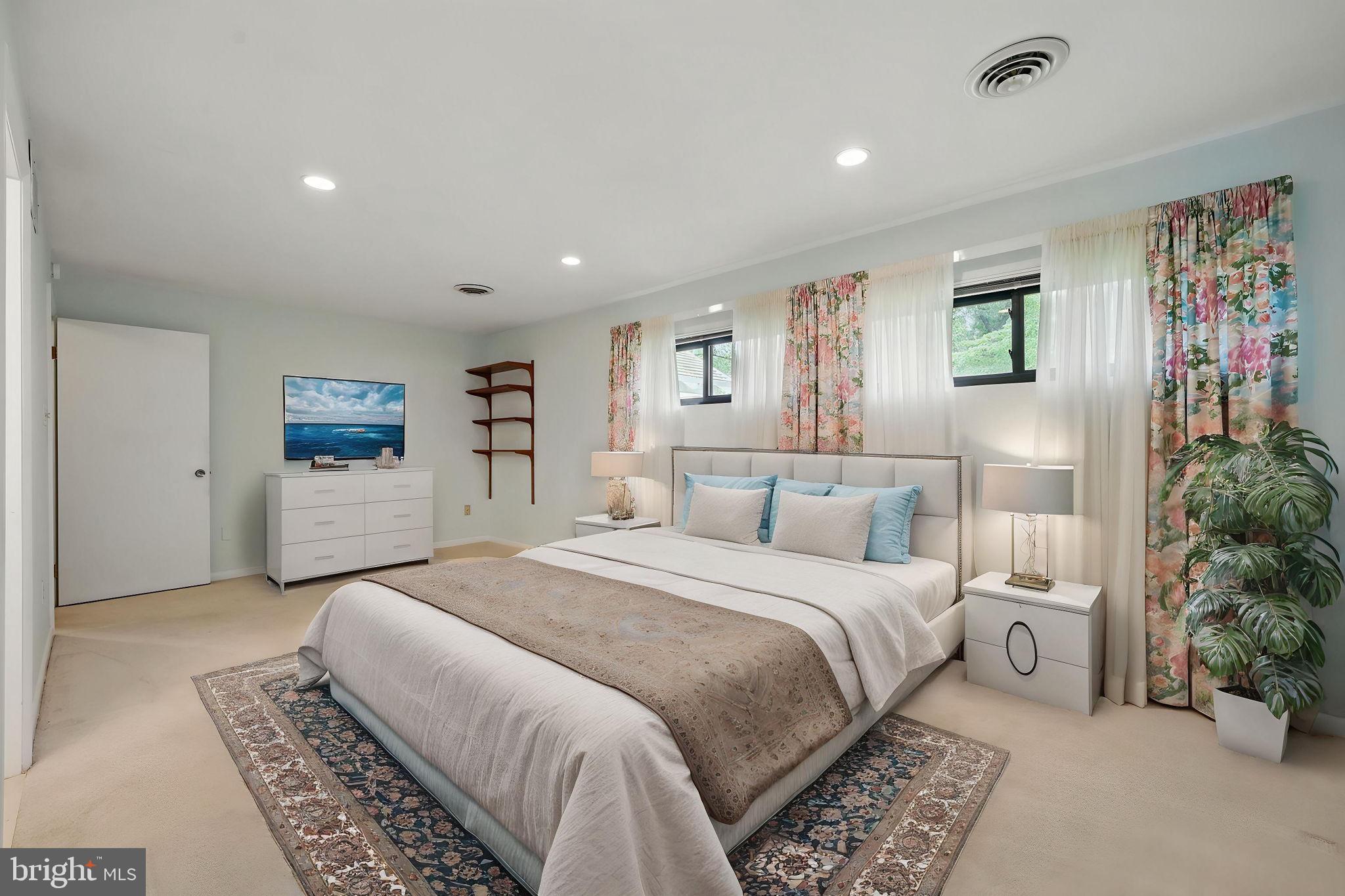 FAIRFAX TOWNE ESTATES - Residential