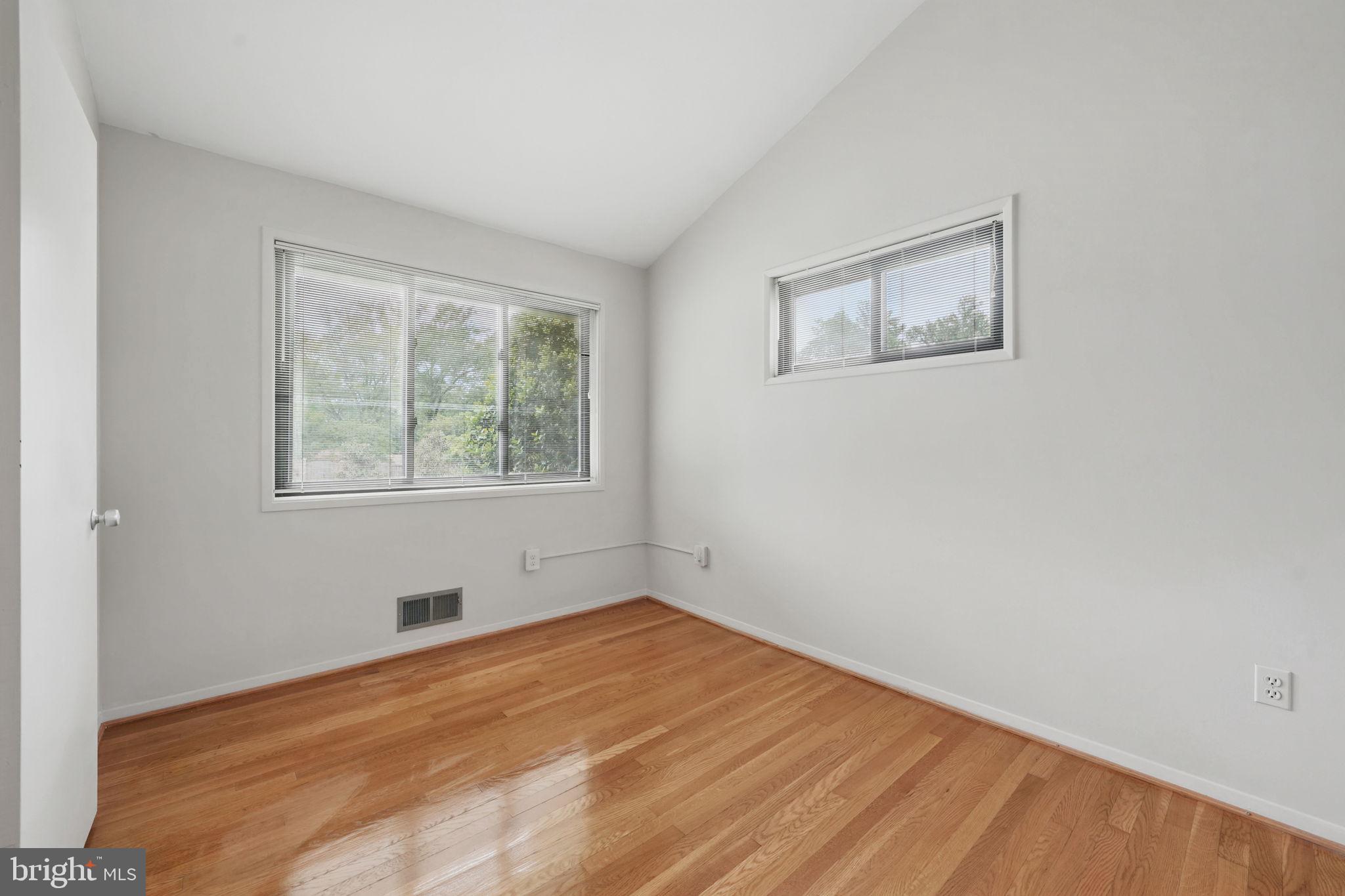 FAIRFAX TOWNE ESTATES - Residential