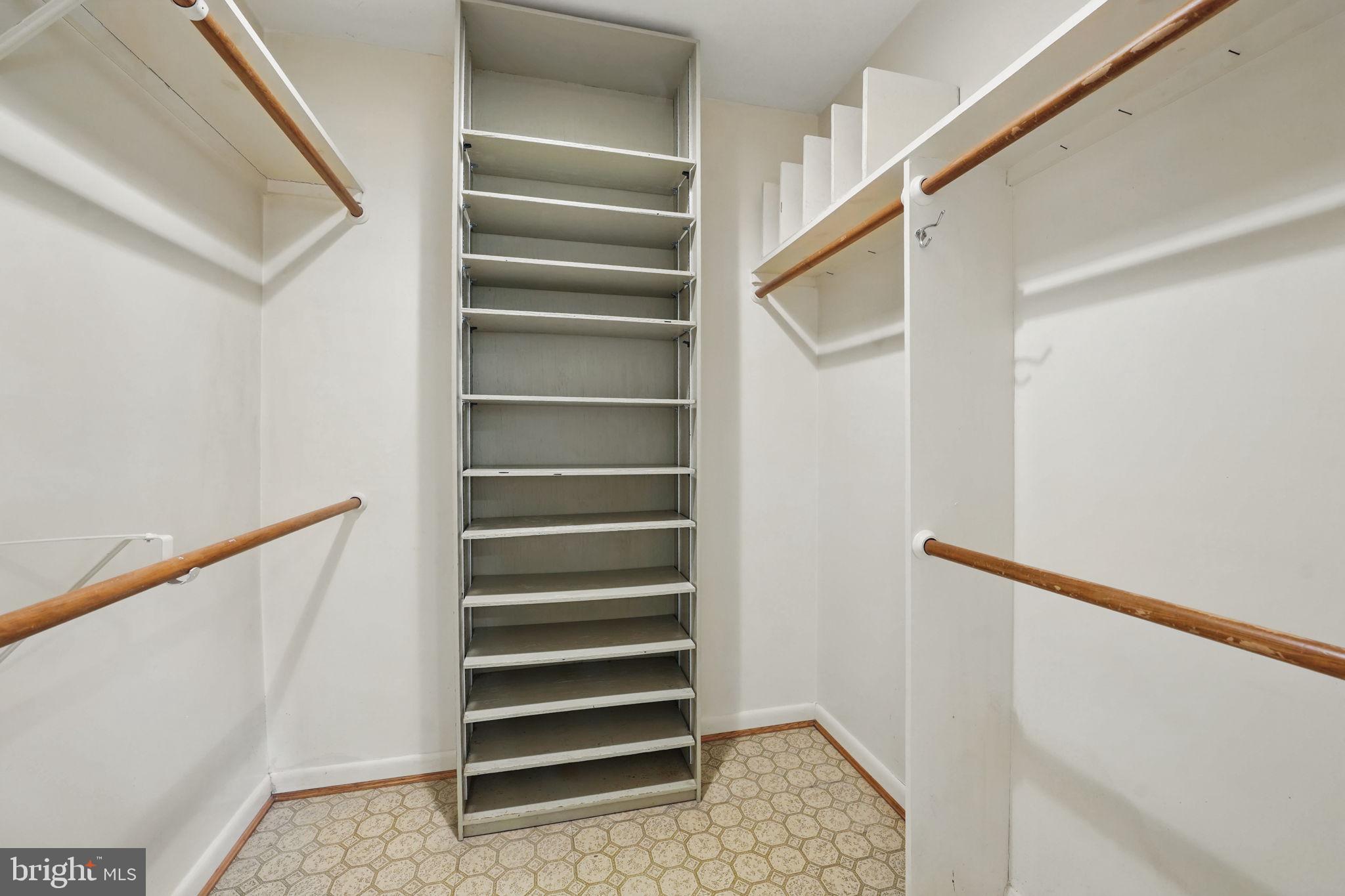 FAIRFAX TOWNE ESTATES - Residential