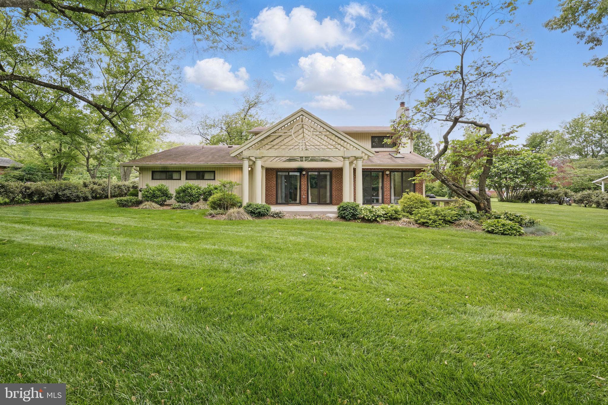 FAIRFAX TOWNE ESTATES - Residential