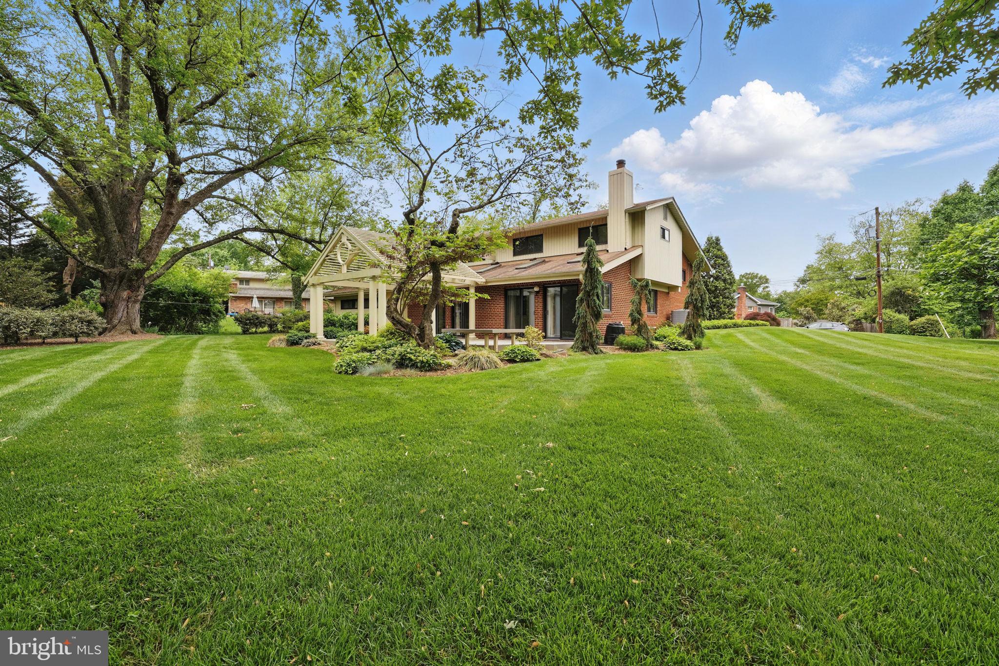 FAIRFAX TOWNE ESTATES - Residential