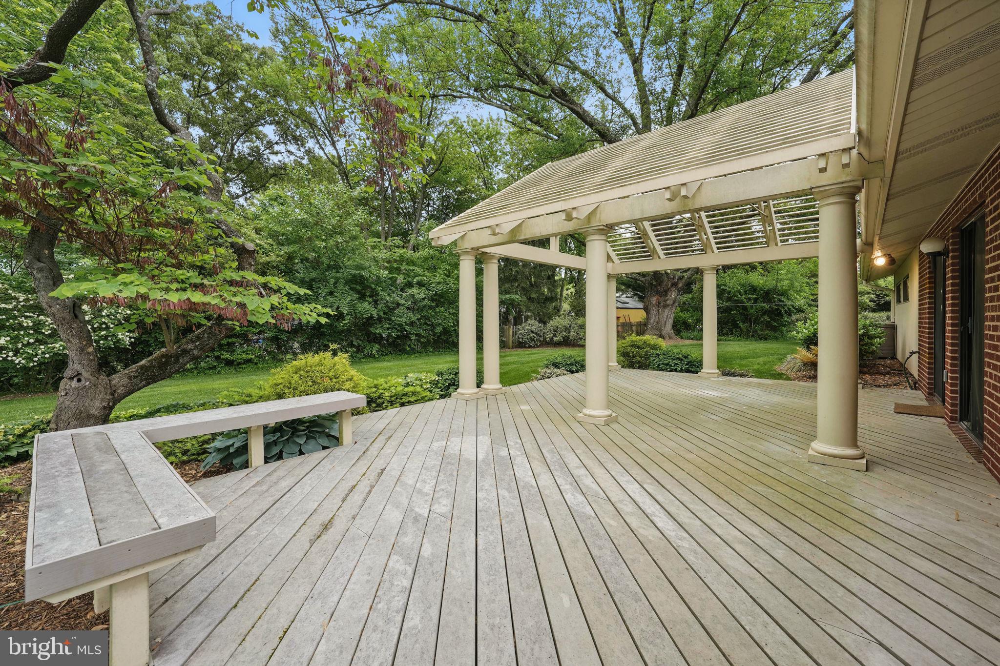 FAIRFAX TOWNE ESTATES - Residential