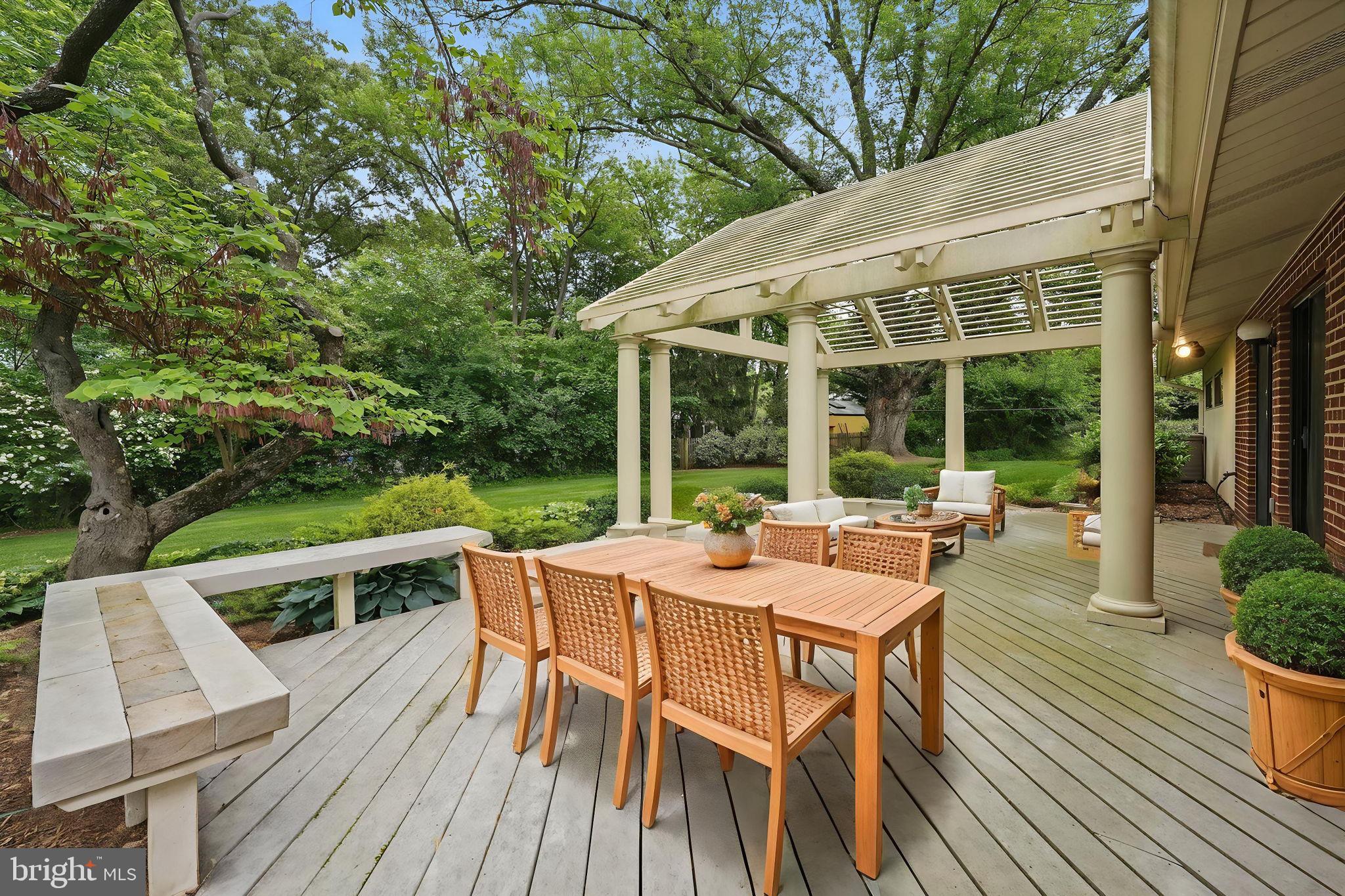 FAIRFAX TOWNE ESTATES - Residential