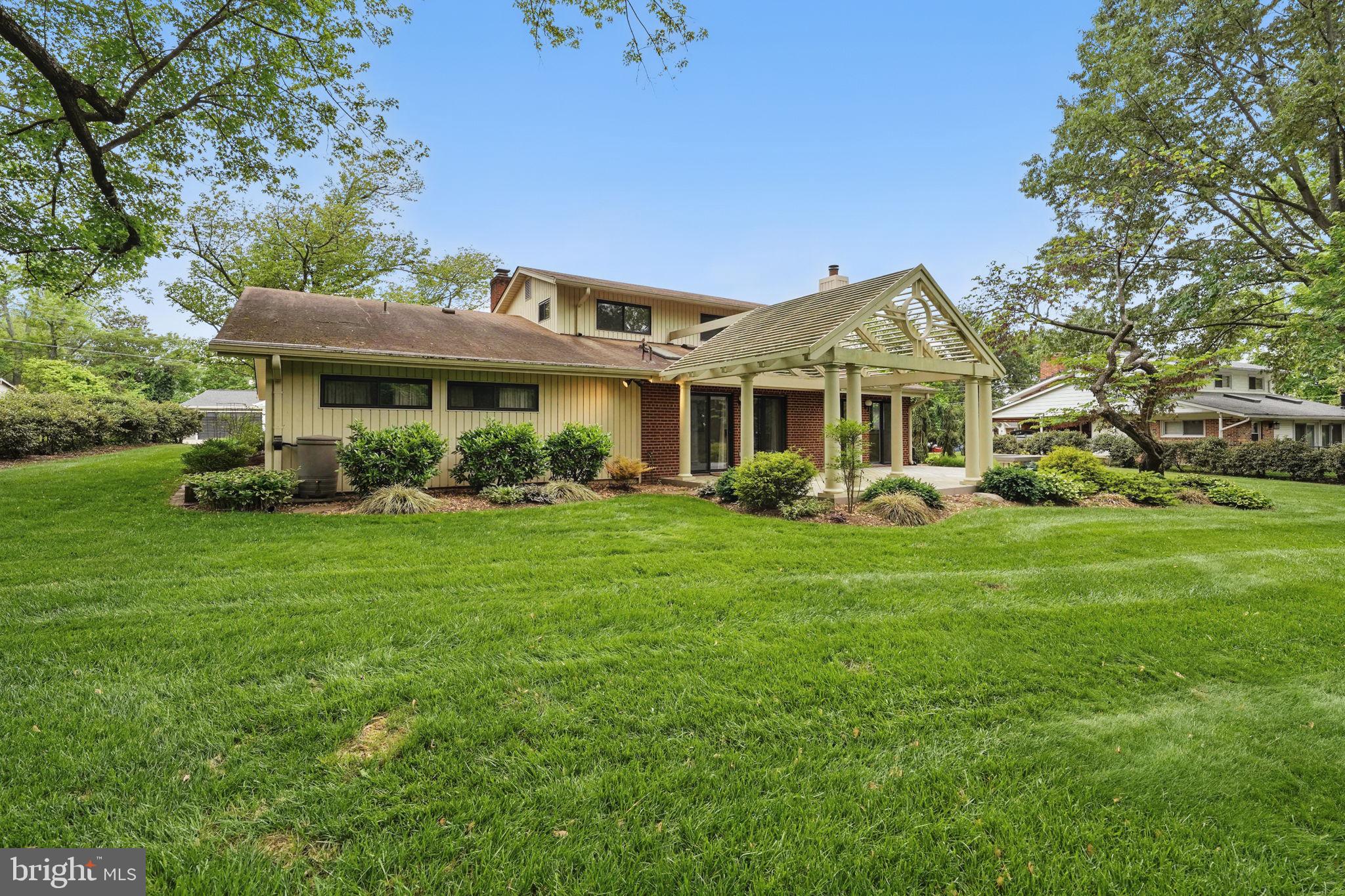 FAIRFAX TOWNE ESTATES - Residential