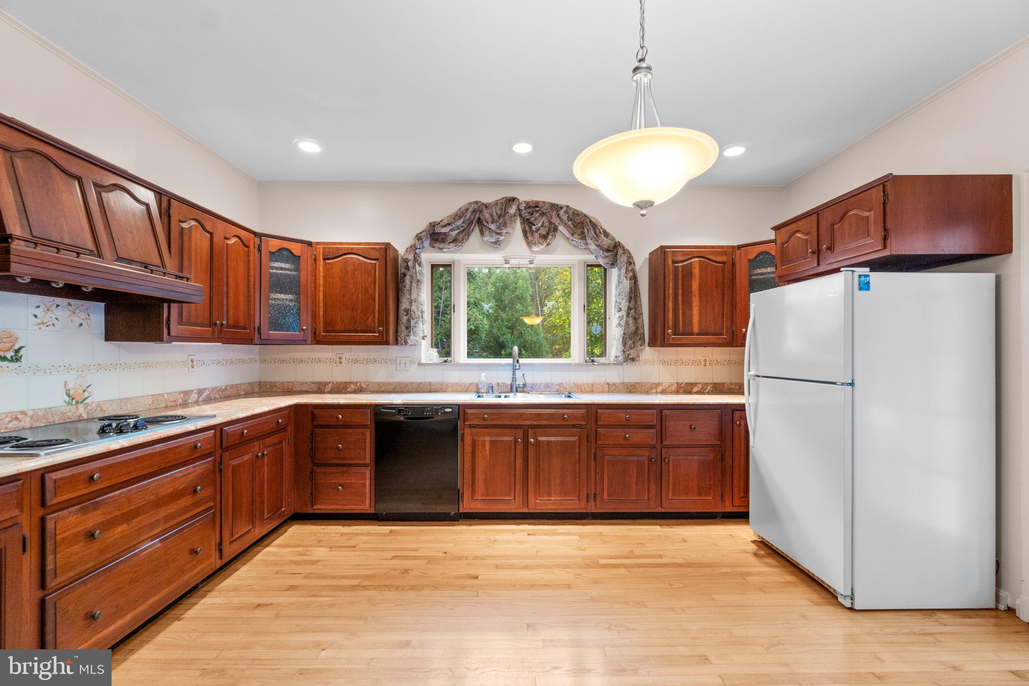 TOWSON ESTATES - Residential