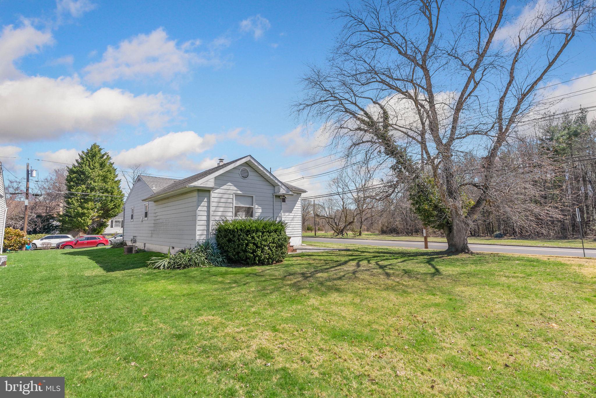 250 E WILLIAMS AVENUE