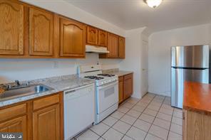 WAVERLY - Residential Lease