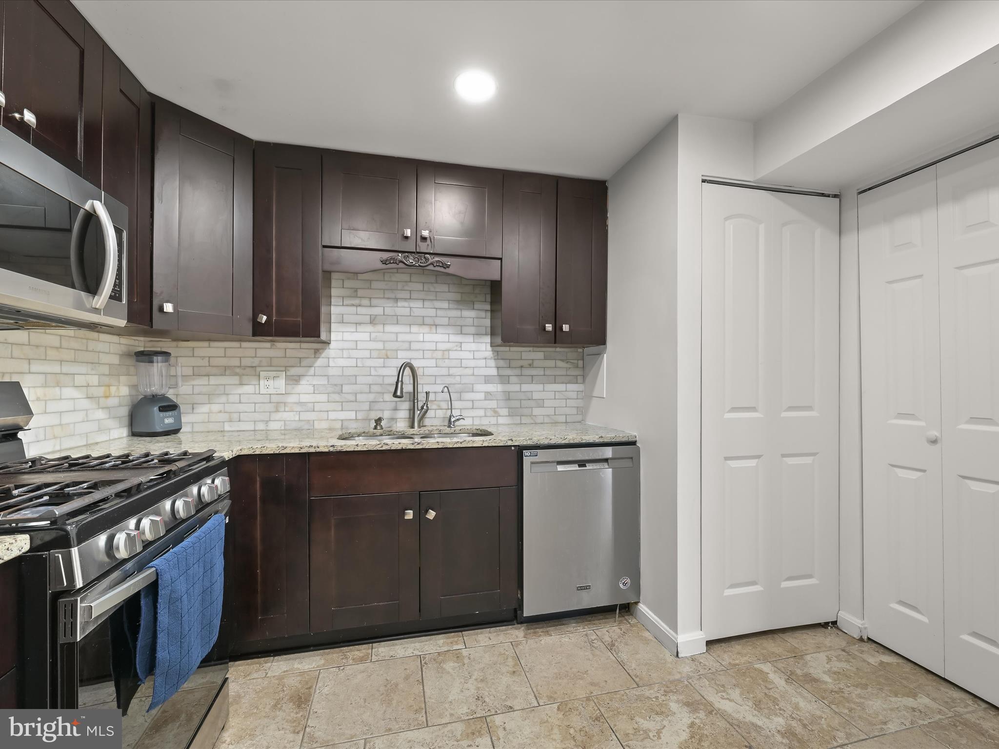 HERONS COVE - Residential