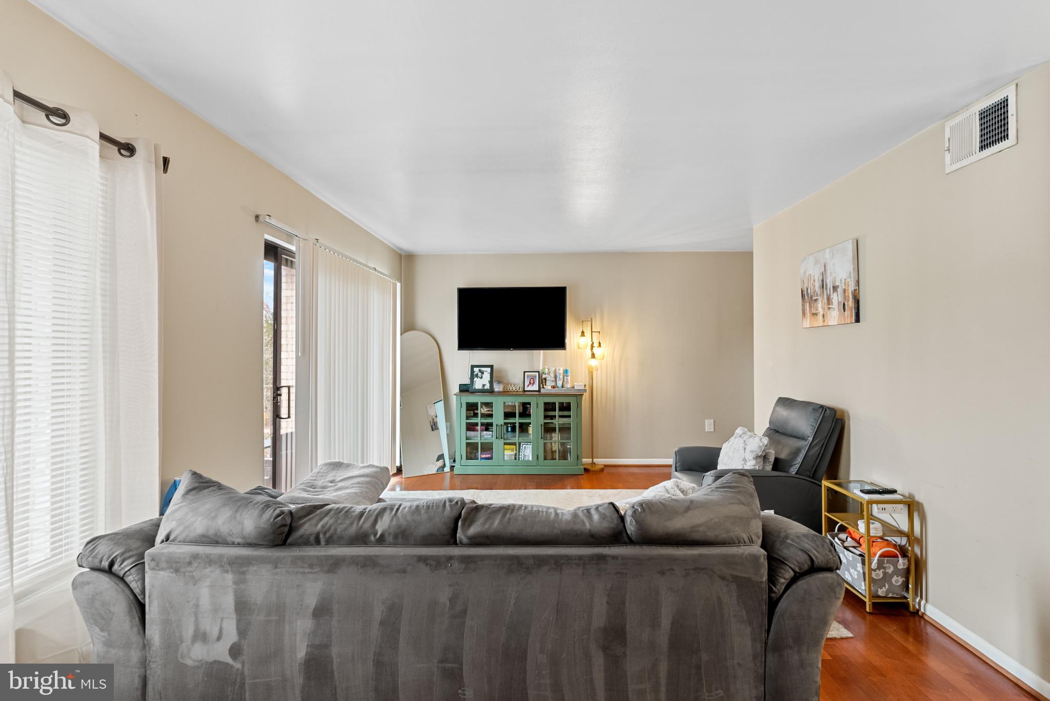 HUNTING RIDGE CONDOMINIUM - Residential