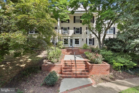 Photo of 7600 Tremayne Place #104, MCLEAN, VA 22102 (MLS # VAFX2340758)