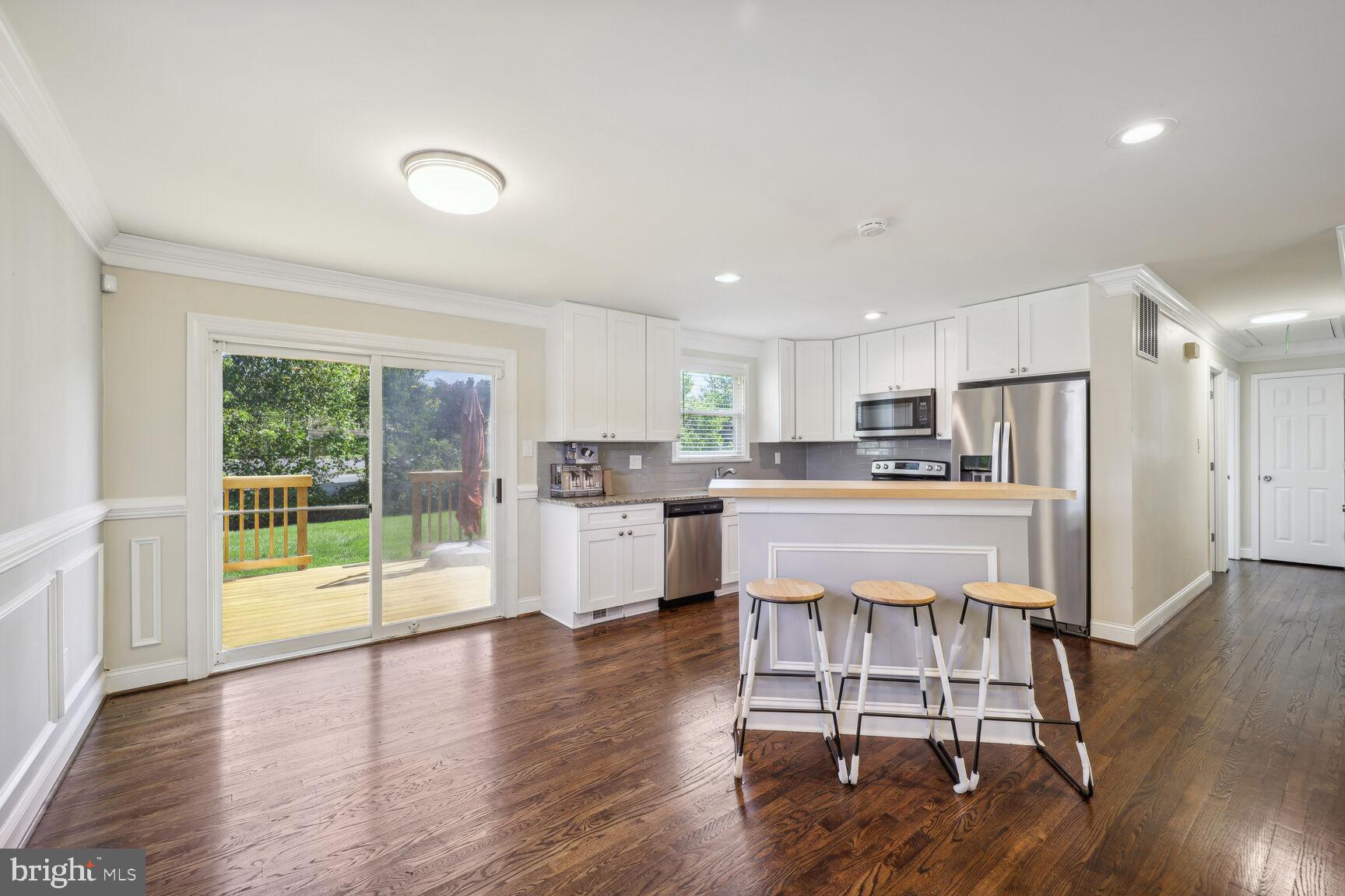 CYPRESS GARDENS - Residential Lease