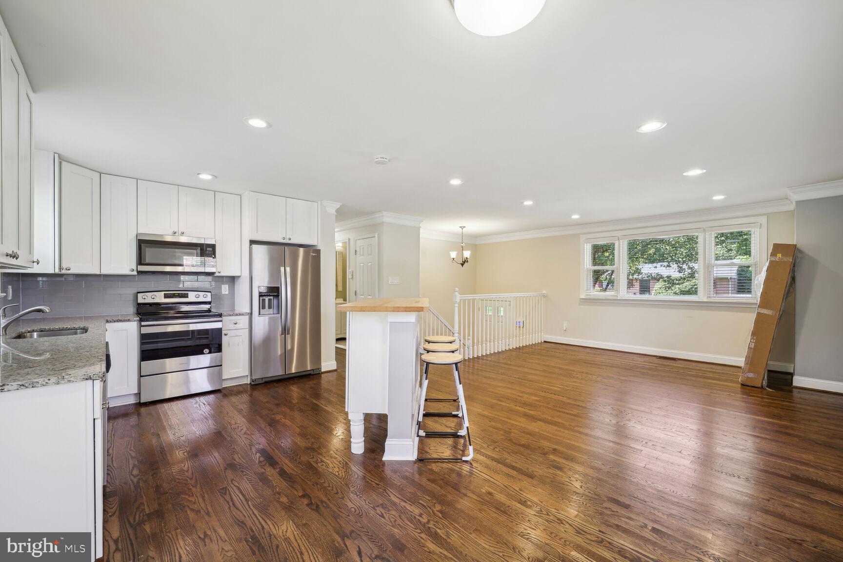 CYPRESS GARDENS - Residential Lease