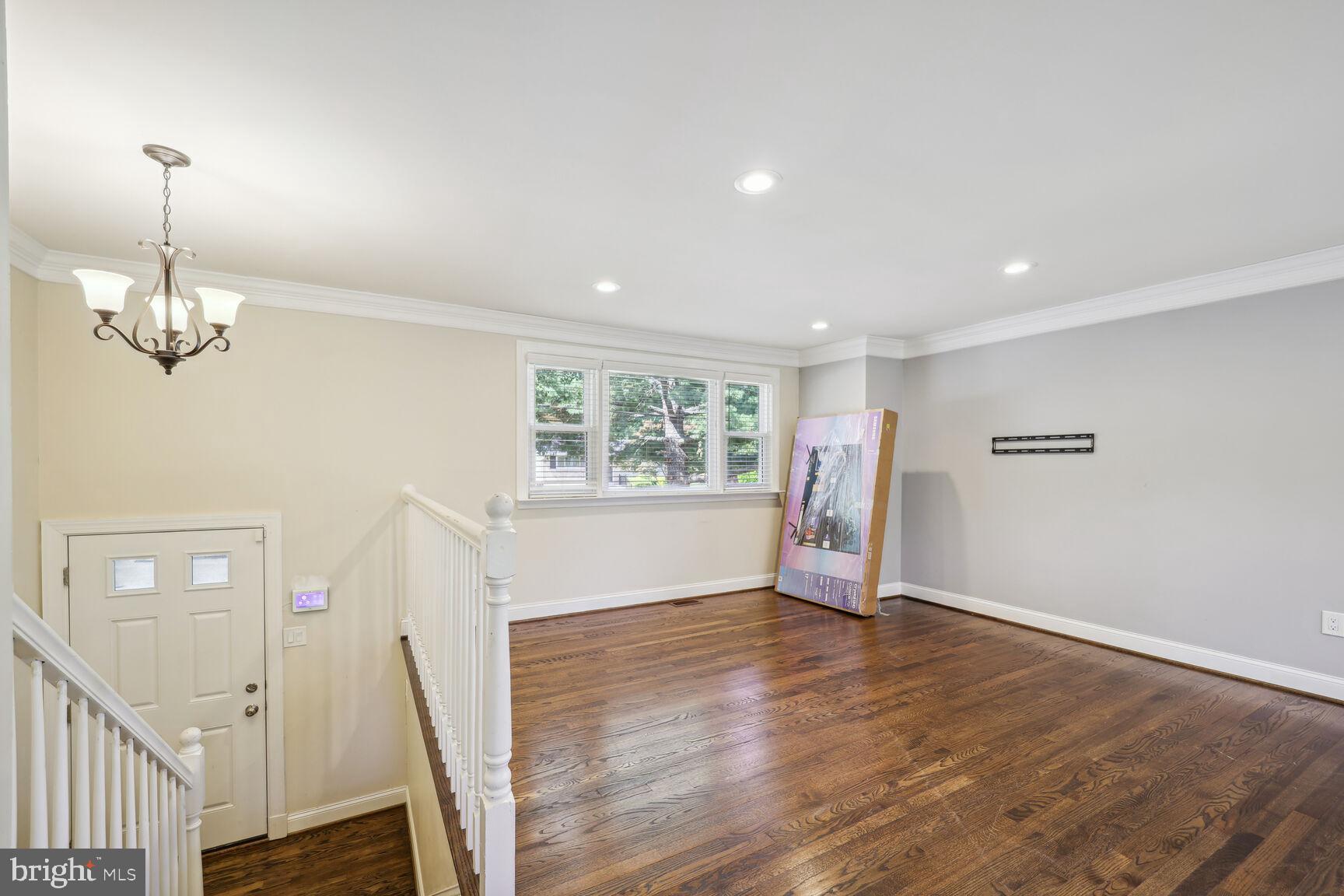 CYPRESS GARDENS - Residential Lease