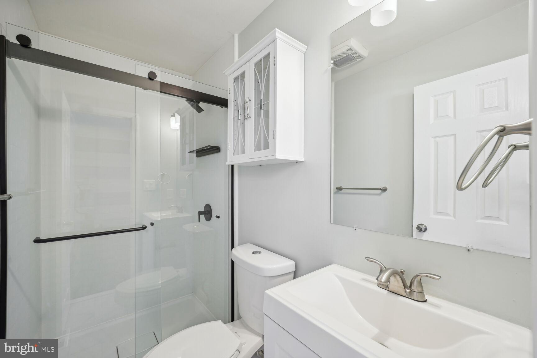 CYPRESS GARDENS - Residential Lease