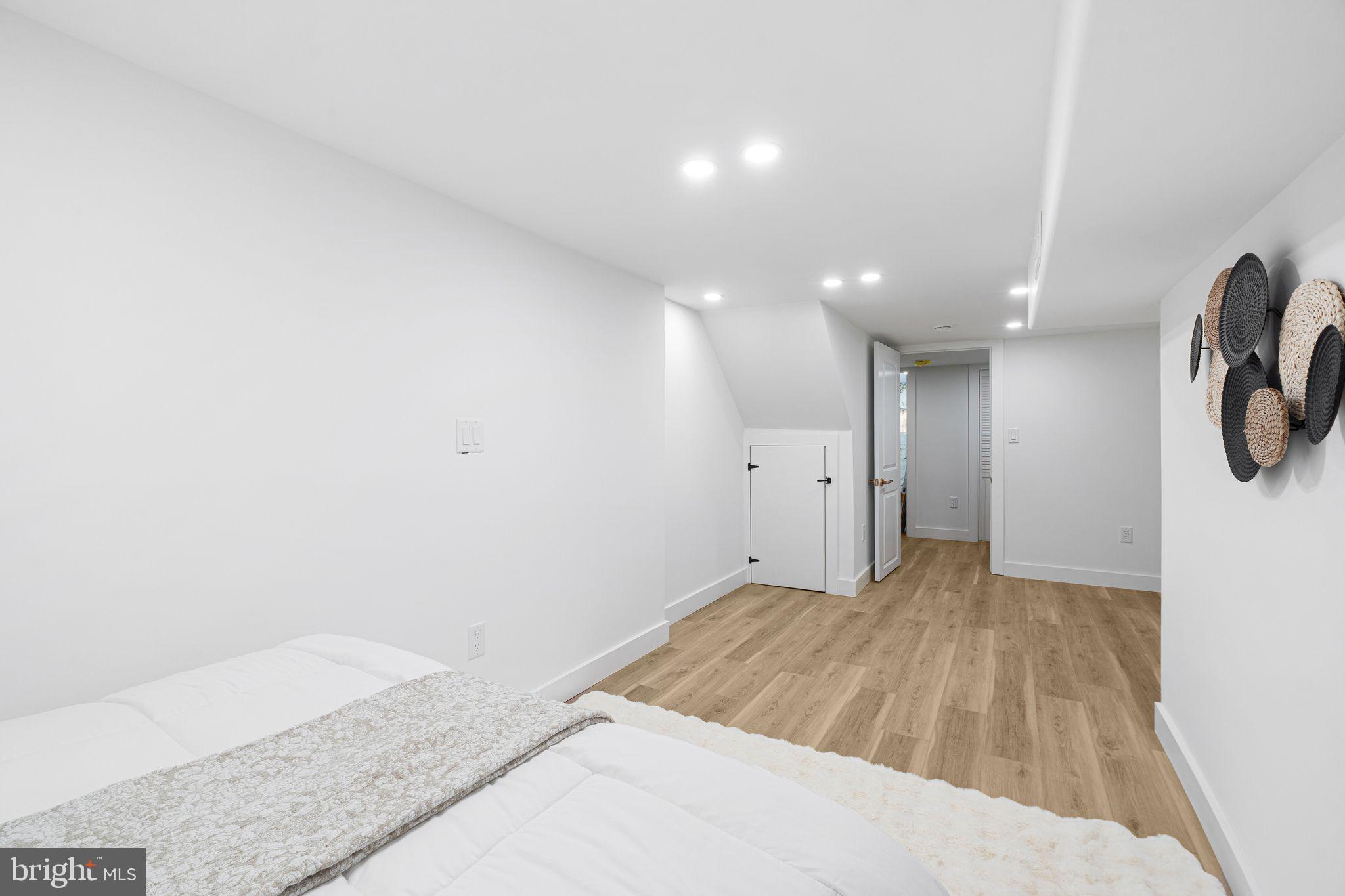 POINT BREEZE - Residential