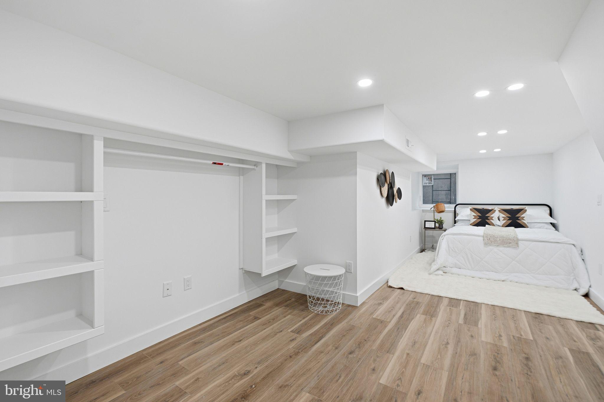 POINT BREEZE - Residential