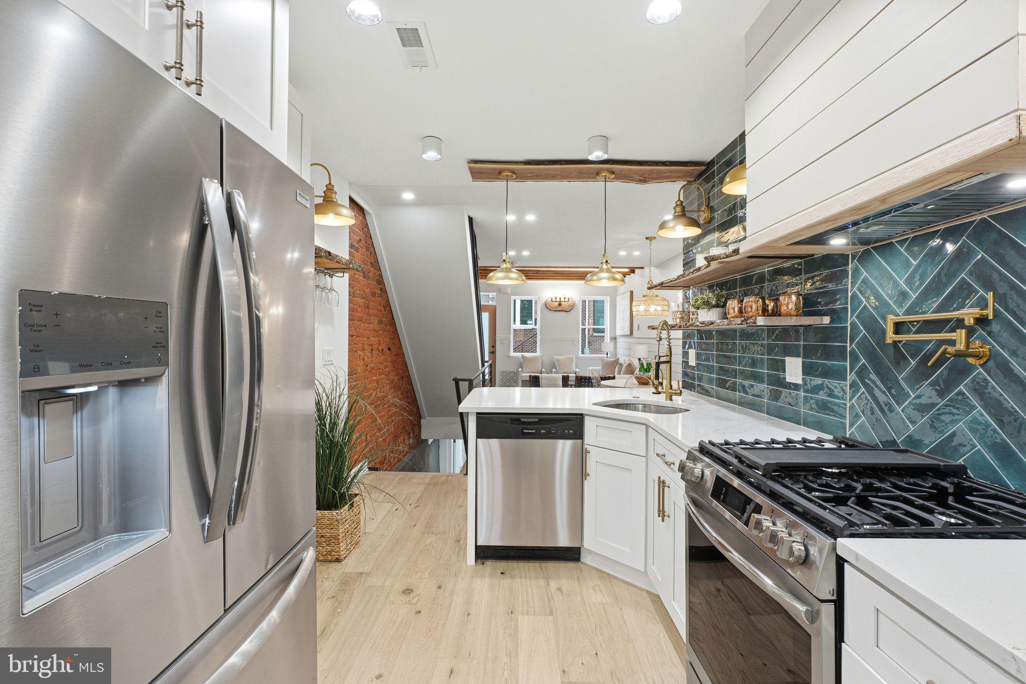 POINT BREEZE - Residential