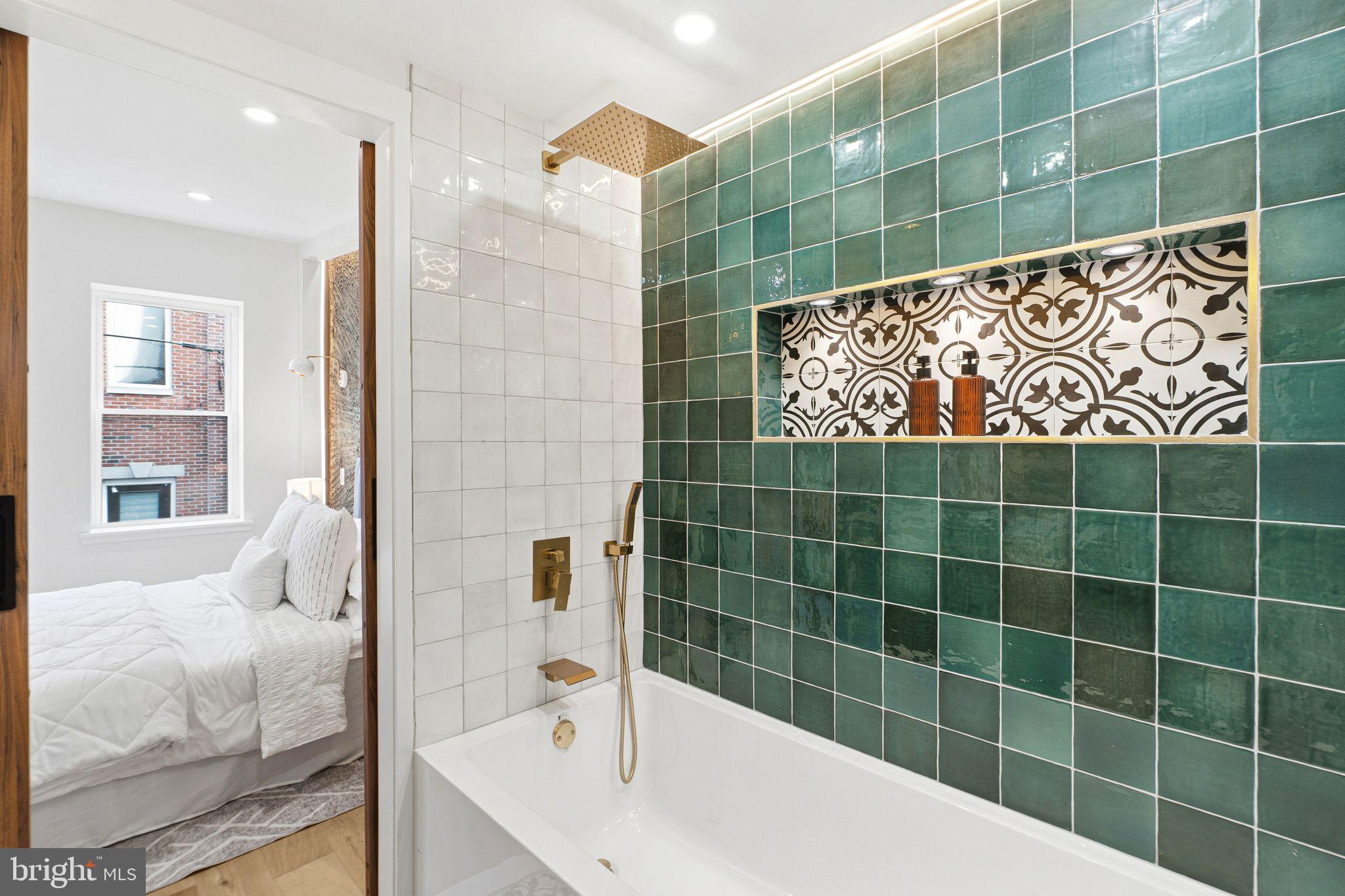 POINT BREEZE - Residential