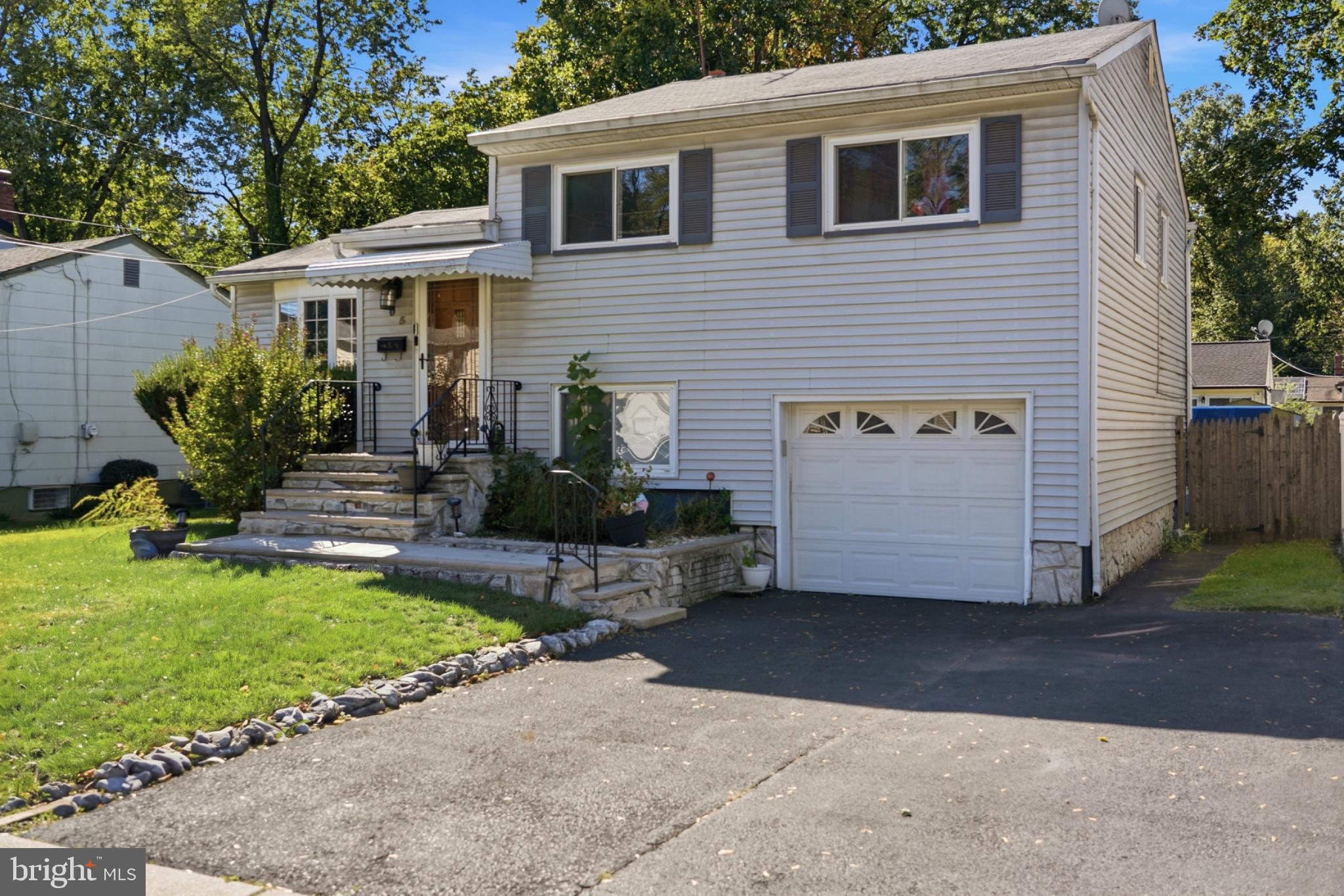 305 MCLEAN PLACE