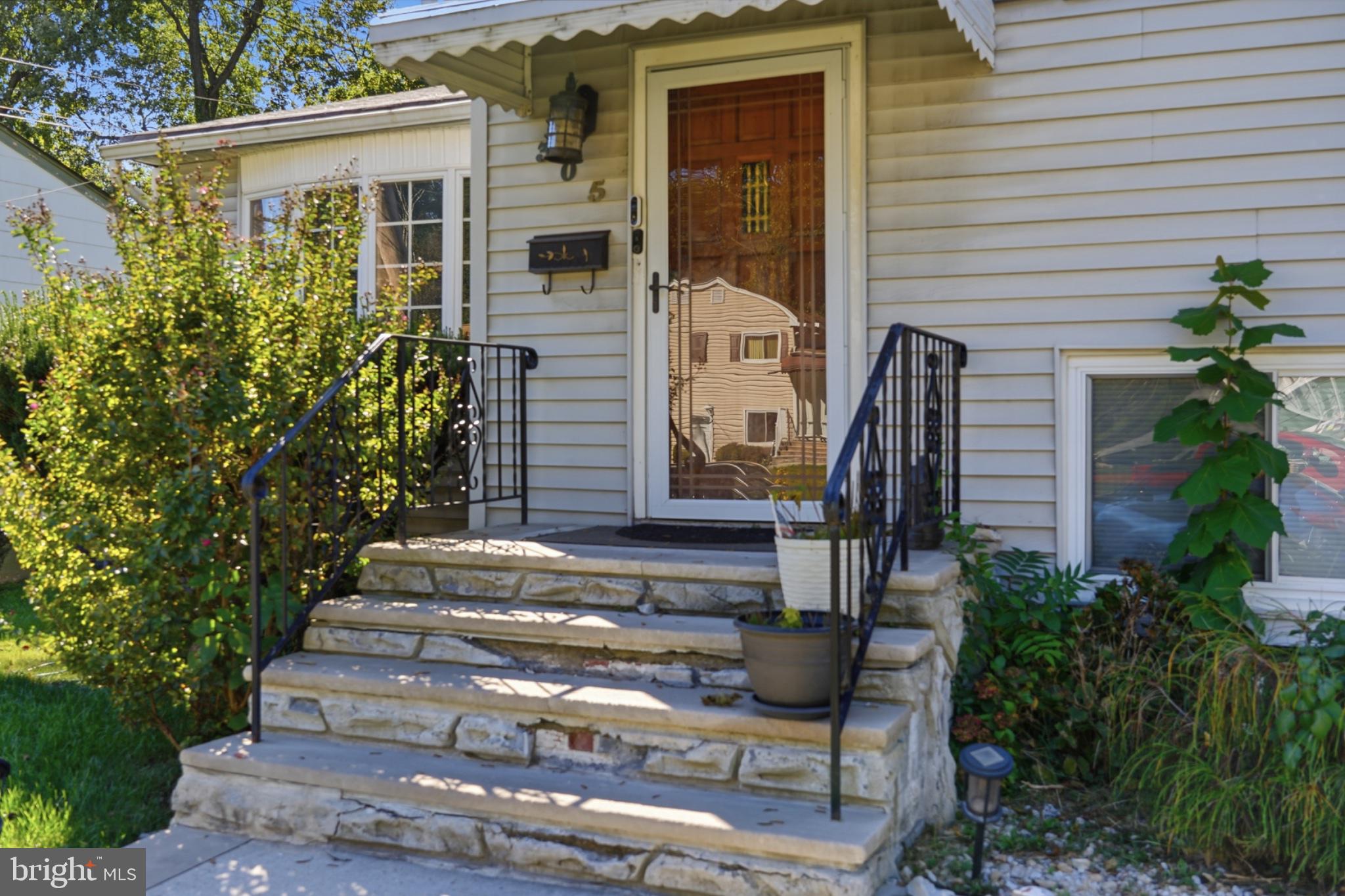 305 MCLEAN PLACE