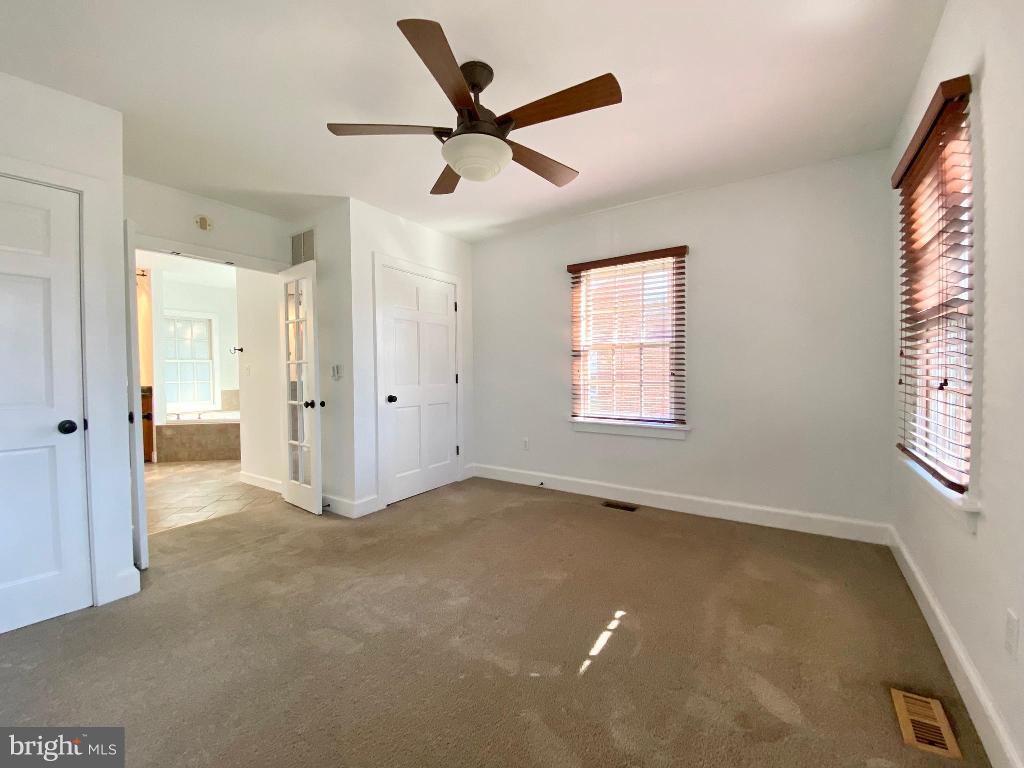 EASTON - Residential