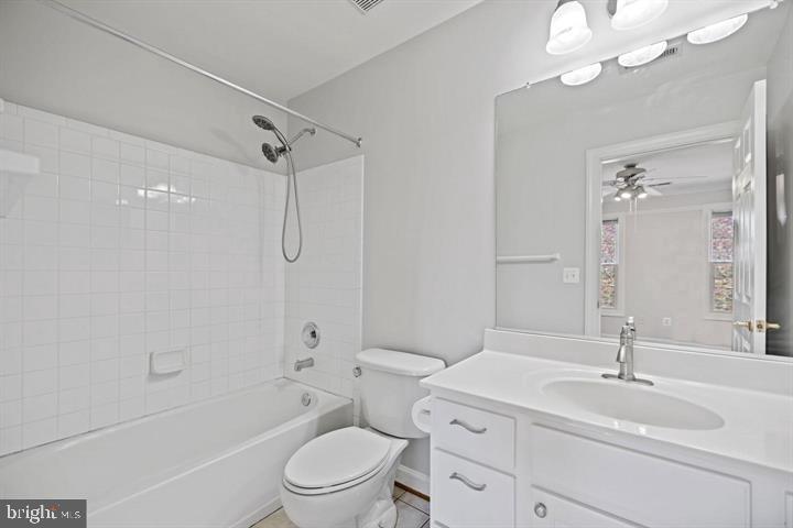 POTOMAC STATION - Residential Lease