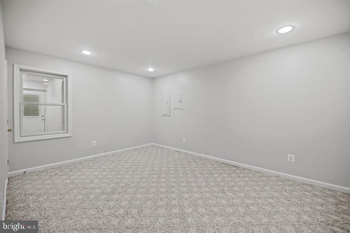 POTOMAC STATION - Residential Lease