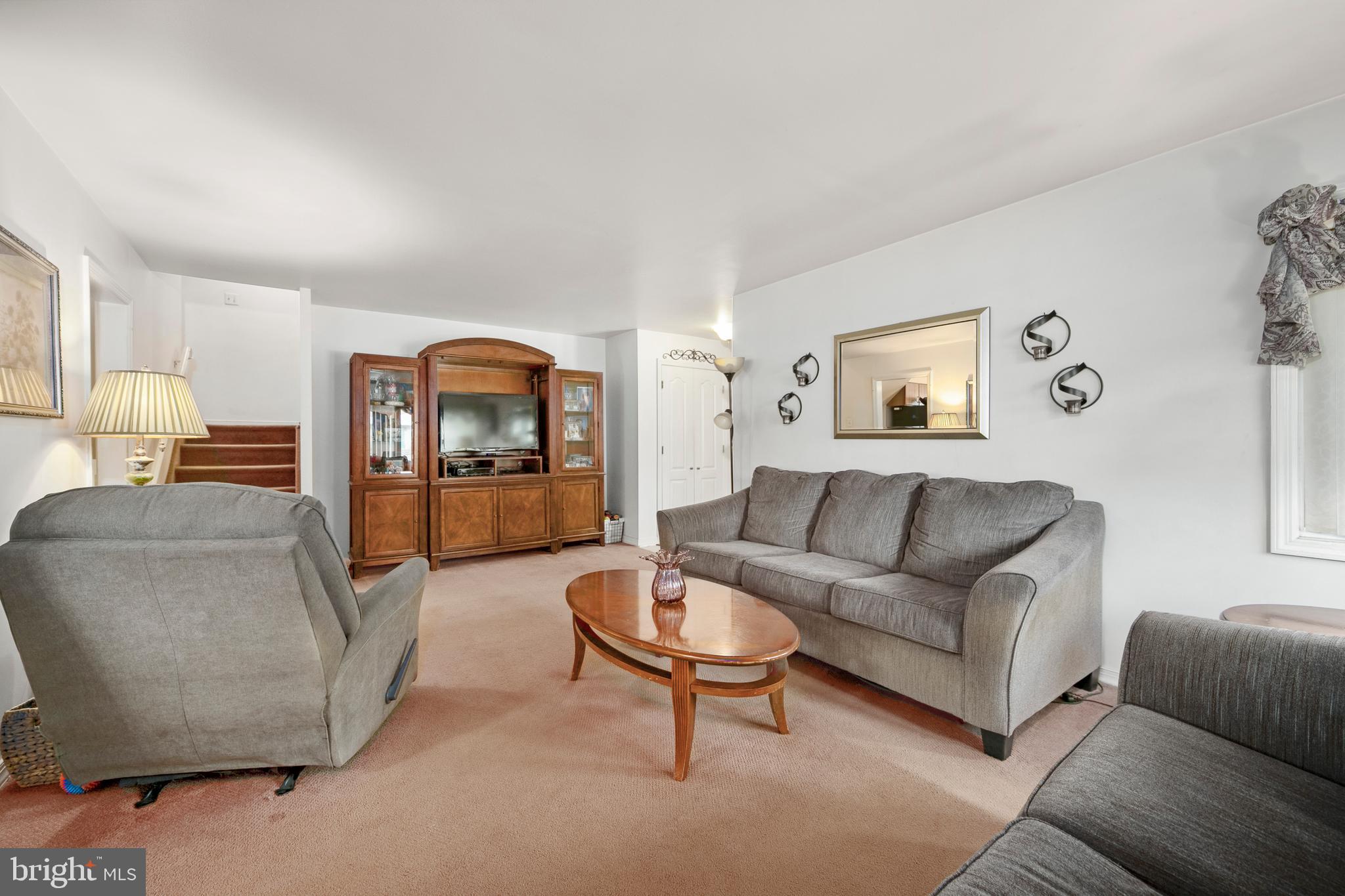 1619 S BOWLING GREEN DRIVE