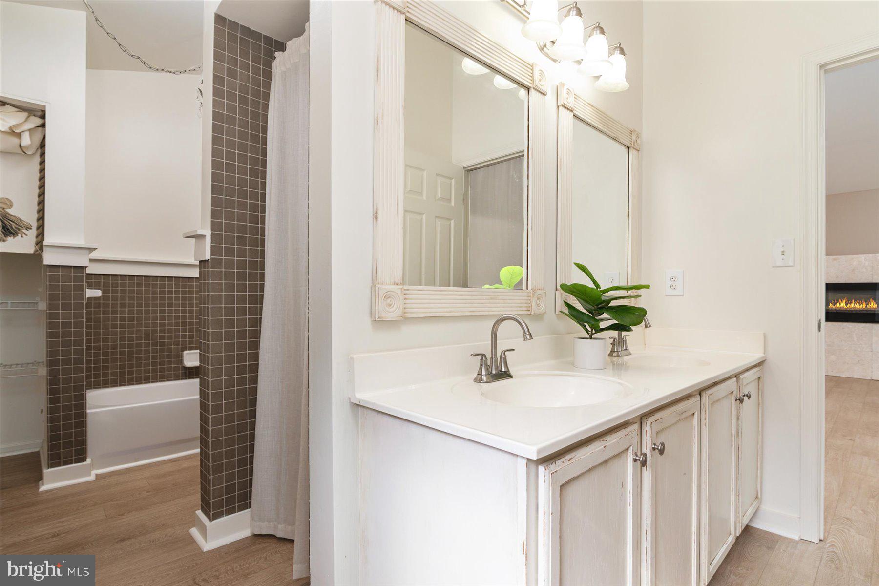 BACK BAY BEACH - Residential