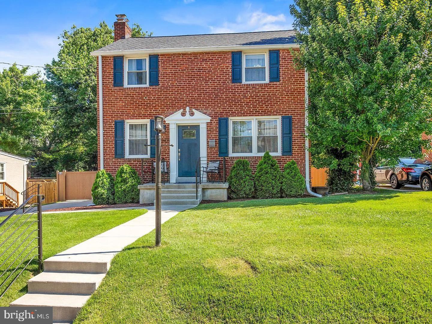 2605 ARCOLA AVENUE - Photo 4