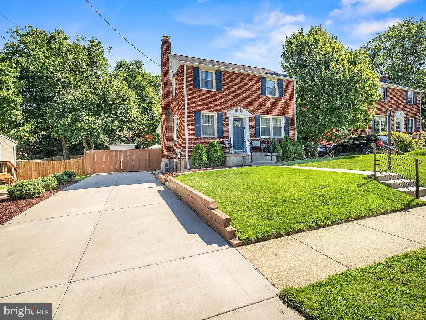 2605 ARCOLA AVENUE - Photo 3