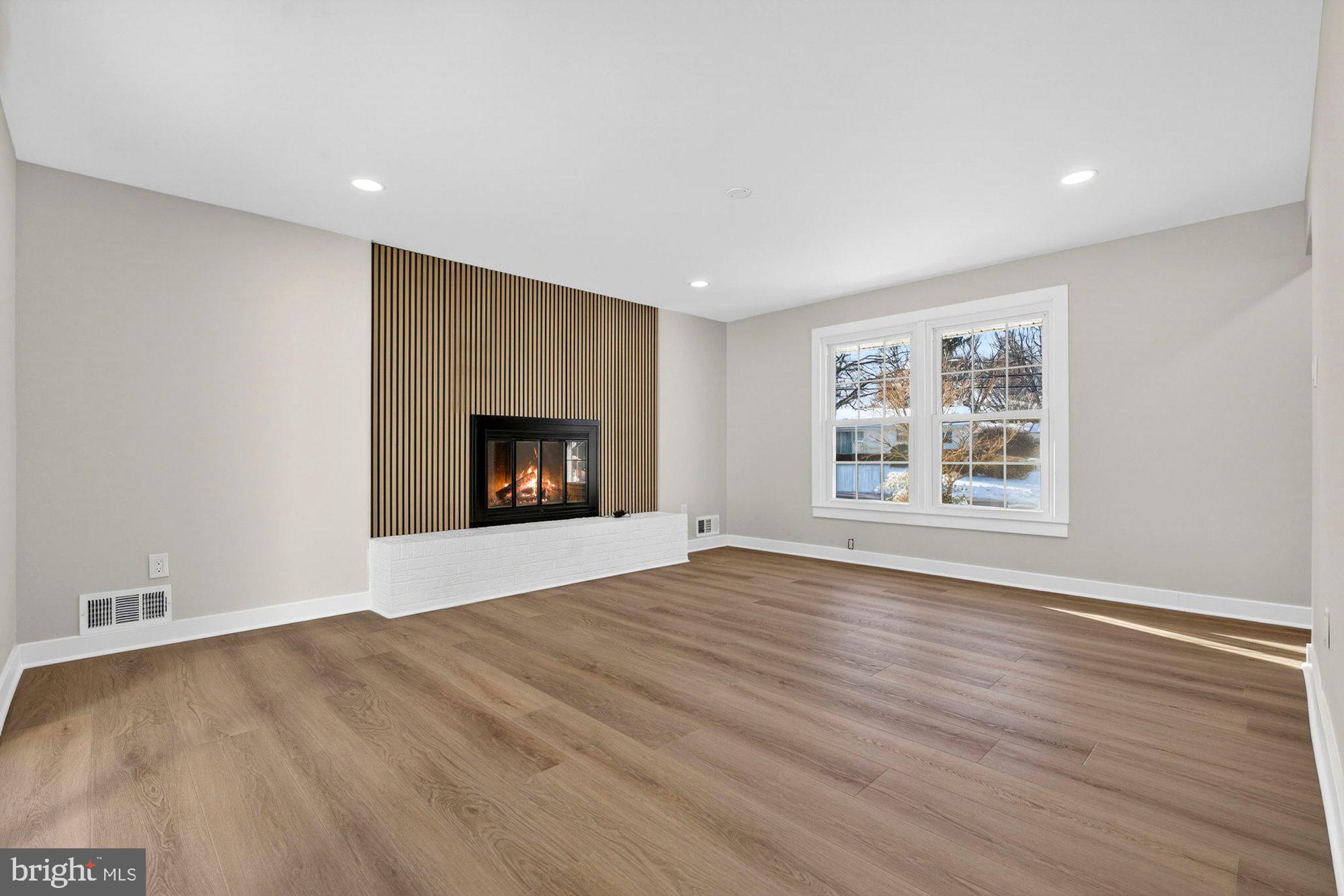 8612 COTTAGE STREET SW