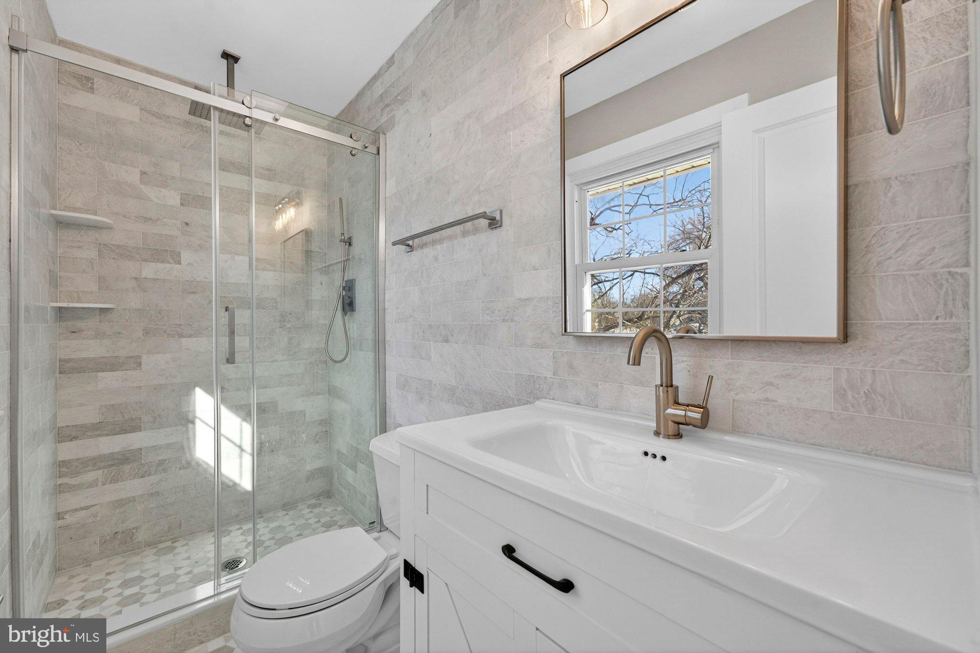 8612 COTTAGE STREET SW