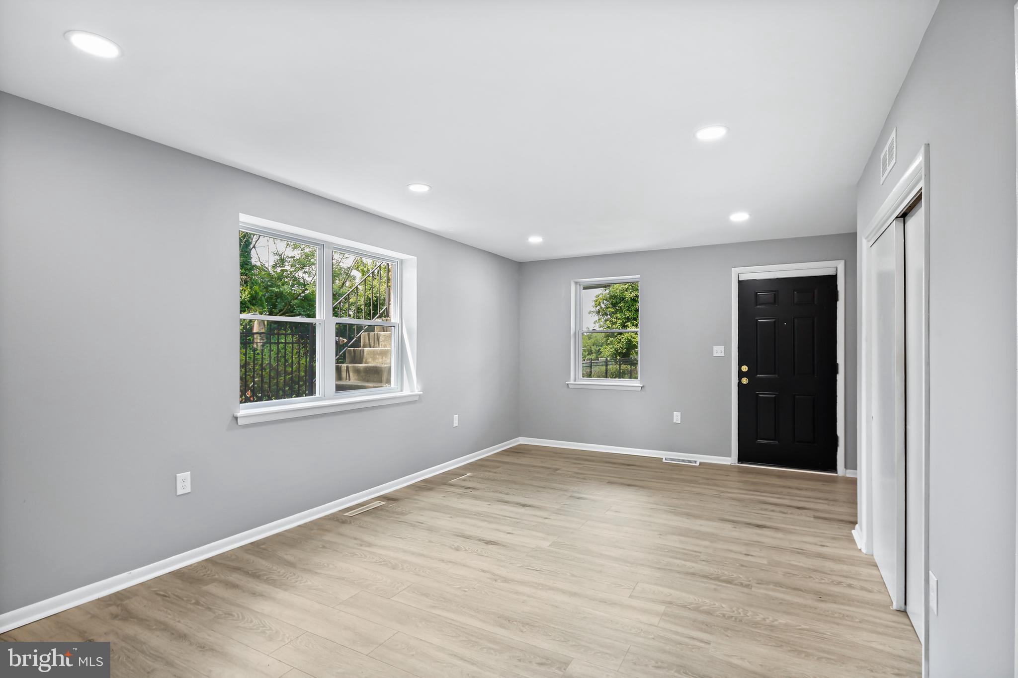 WOODBOURNE HEIGHTS - Residential Lease