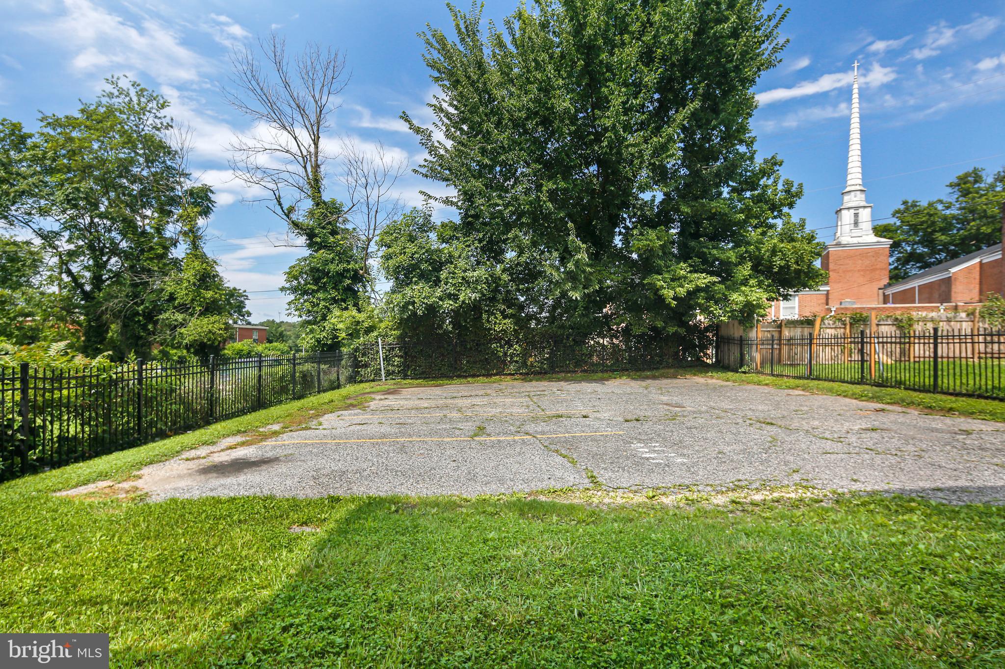 WOODBOURNE HEIGHTS - Residential Lease