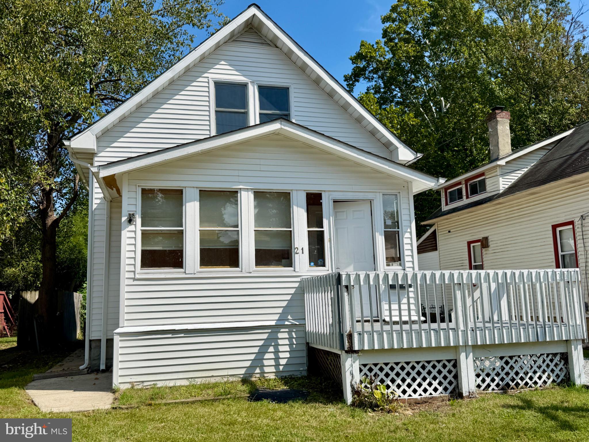 21 HOLLY STREET