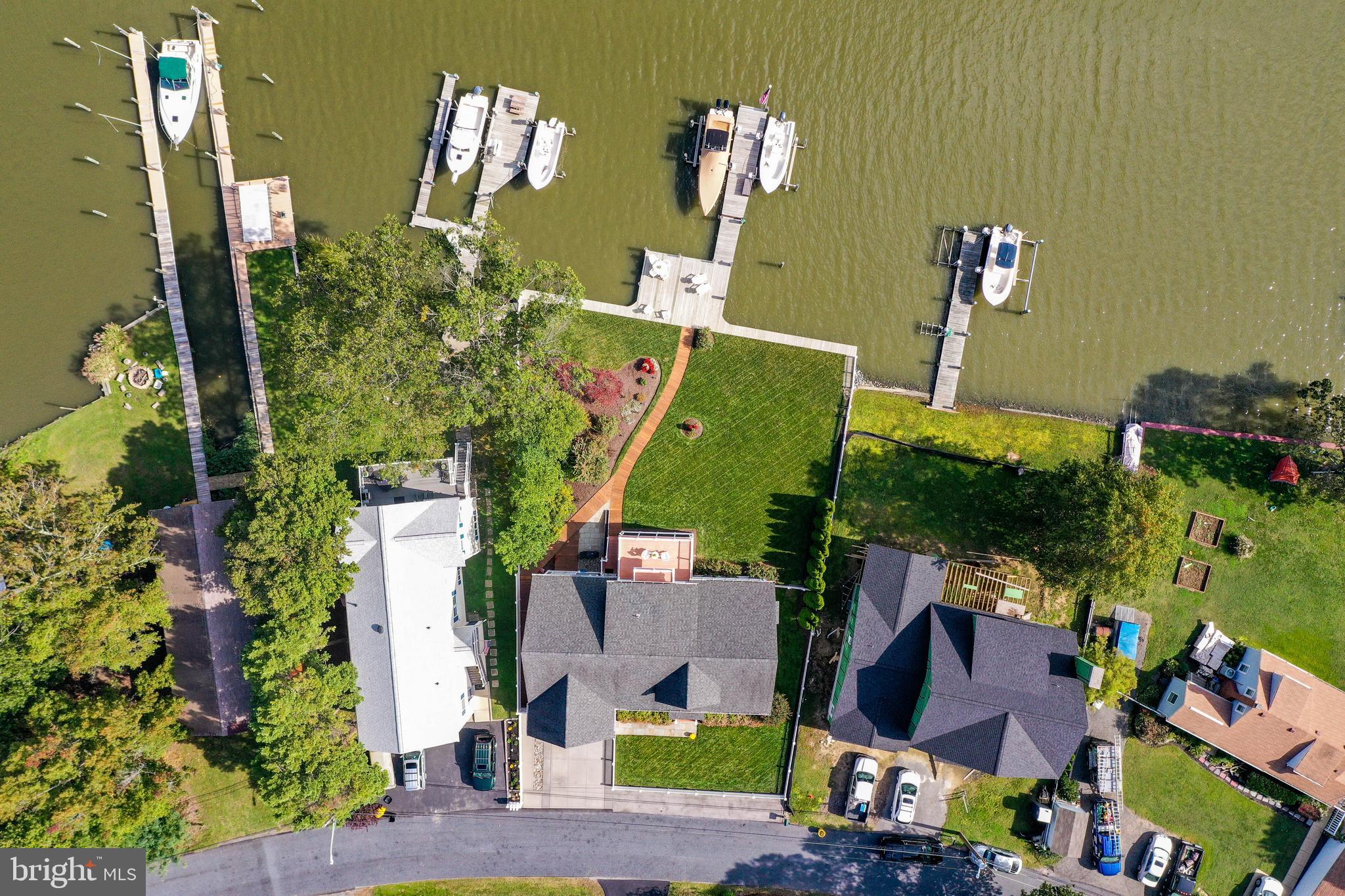 AVALON SHORES - Residential