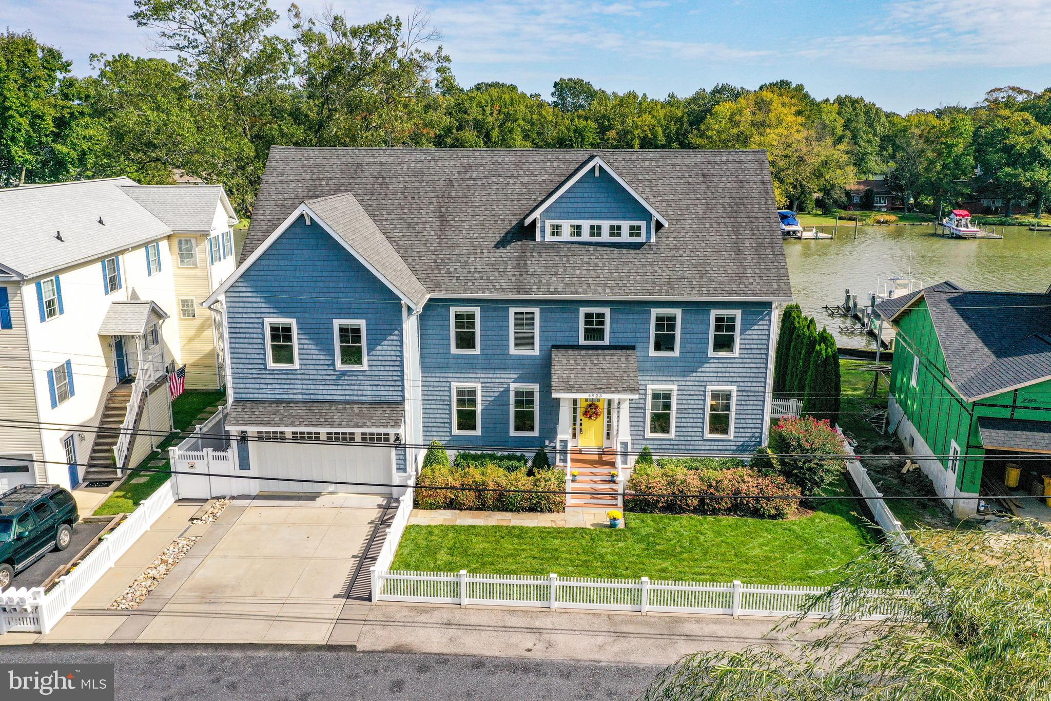 AVALON SHORES - Residential