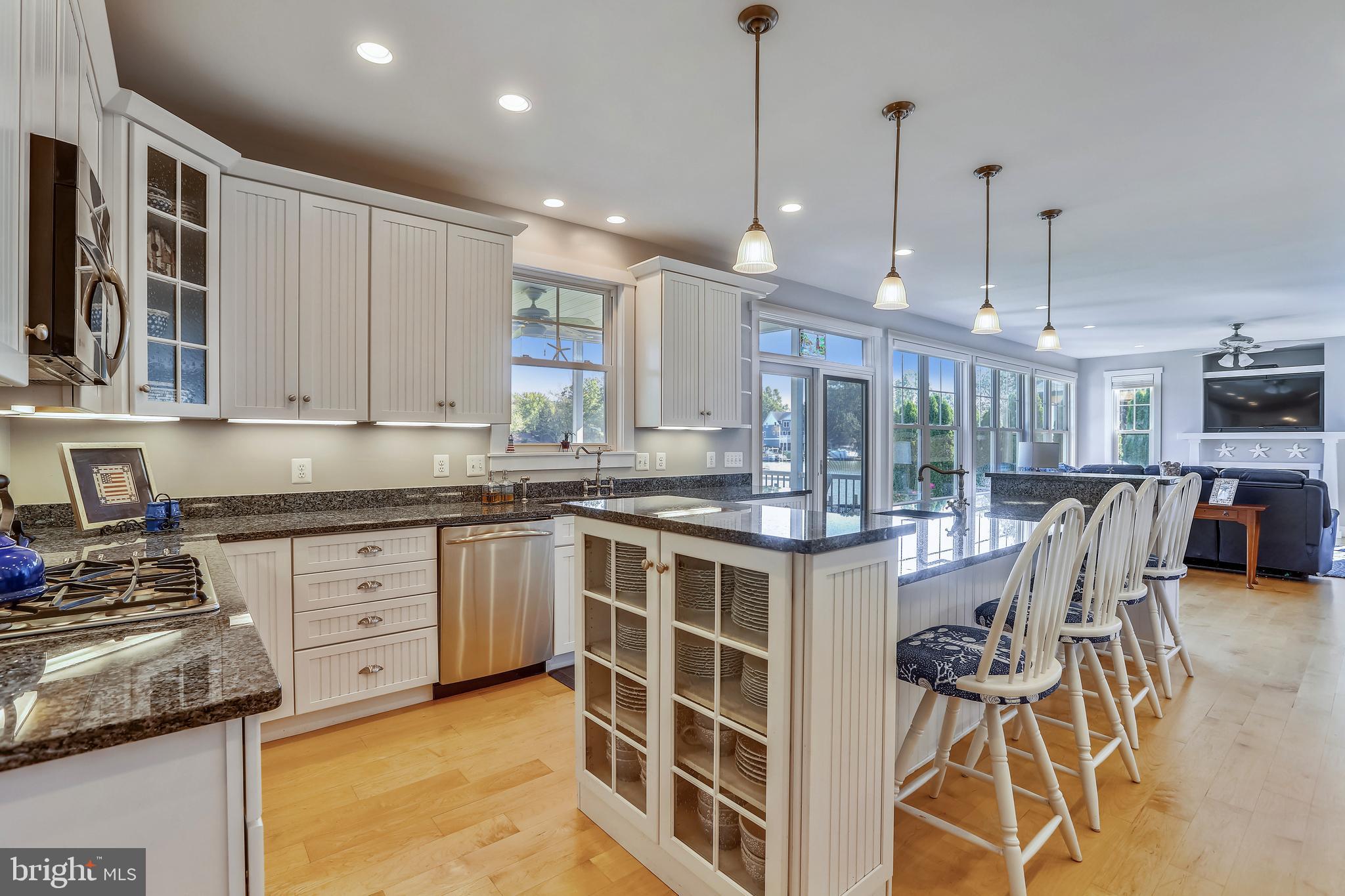 AVALON SHORES - Residential