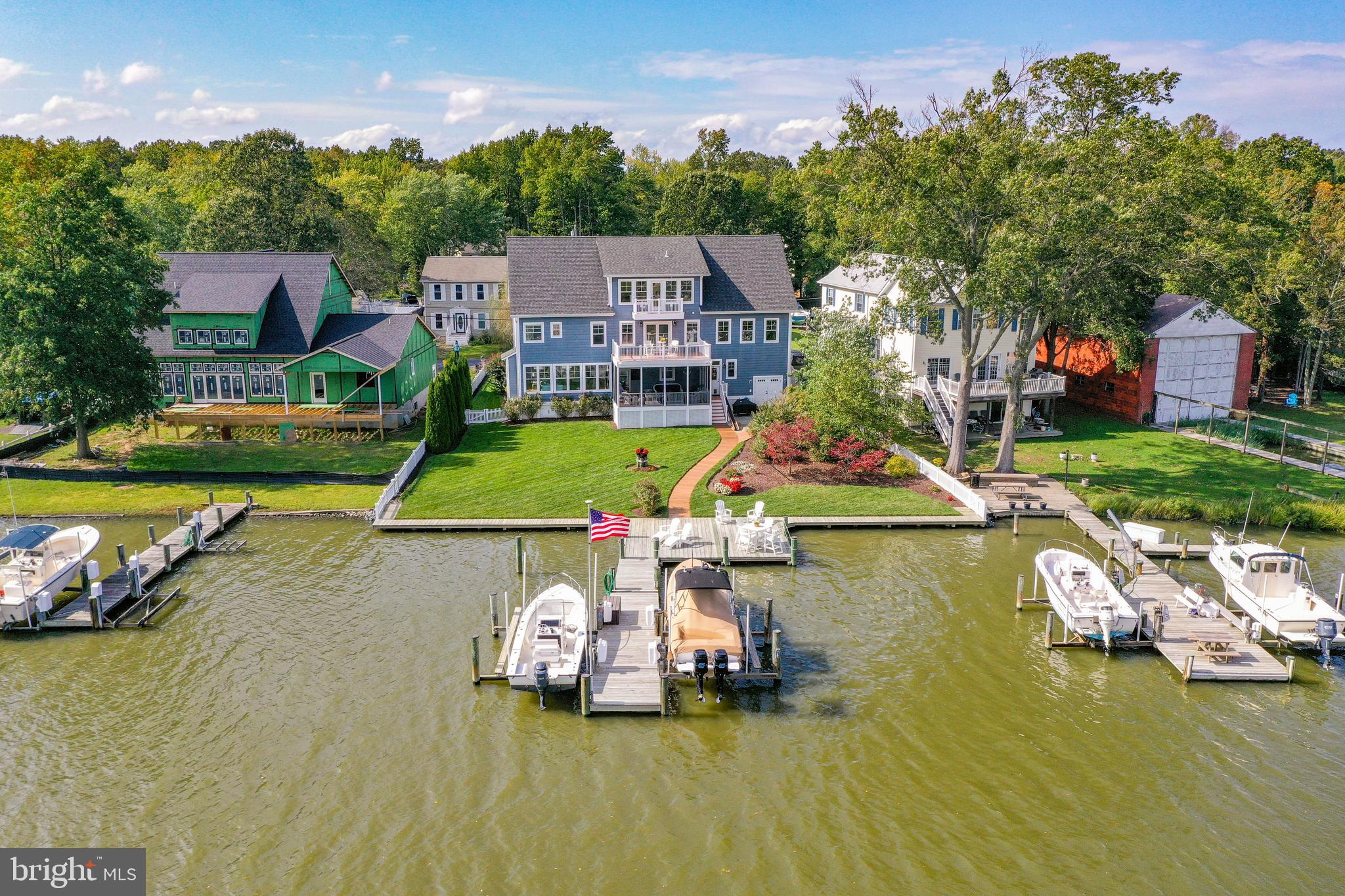 AVALON SHORES - Residential